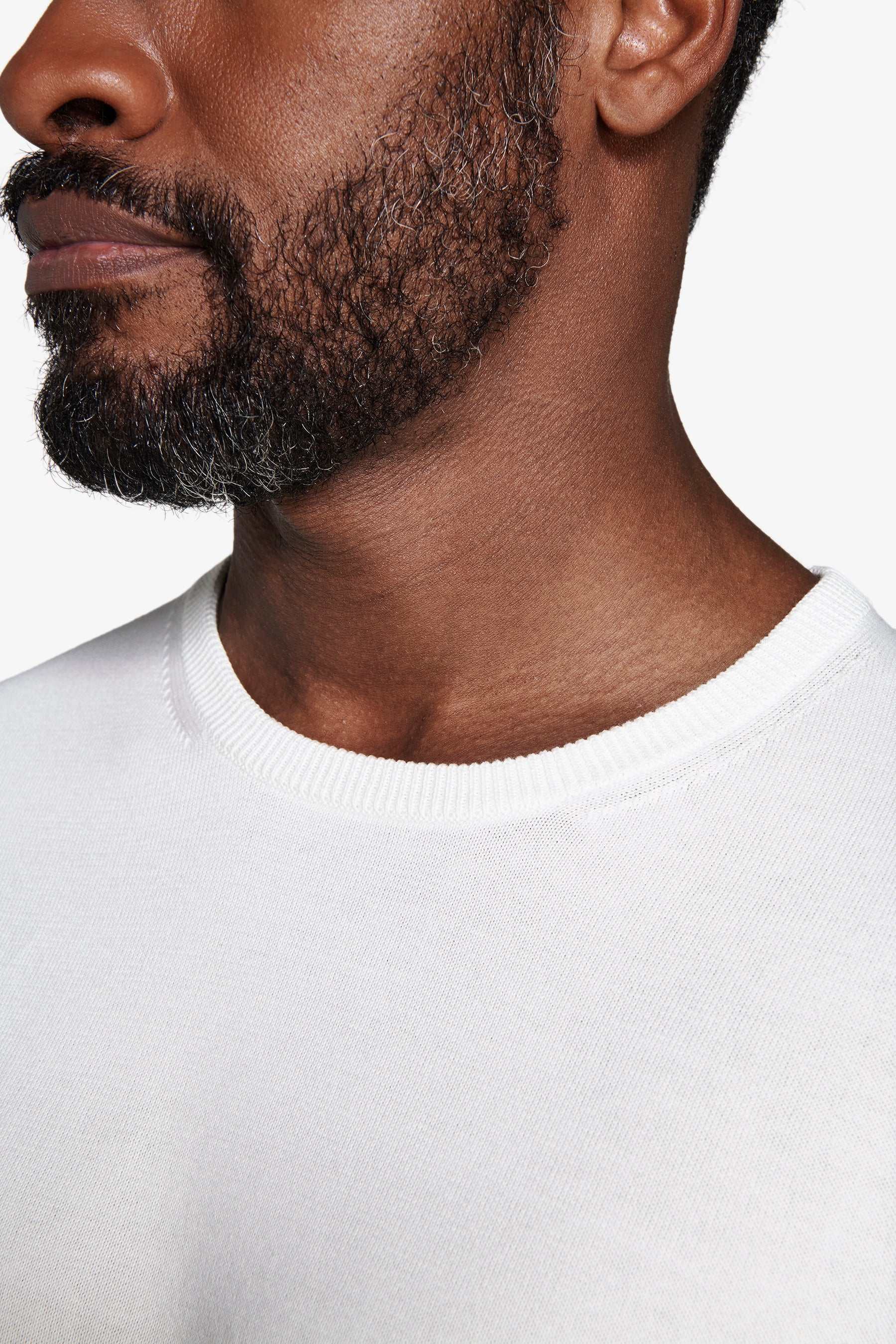 Basic-Pullover mit Rundhalsausschnitt in Cremefarbe