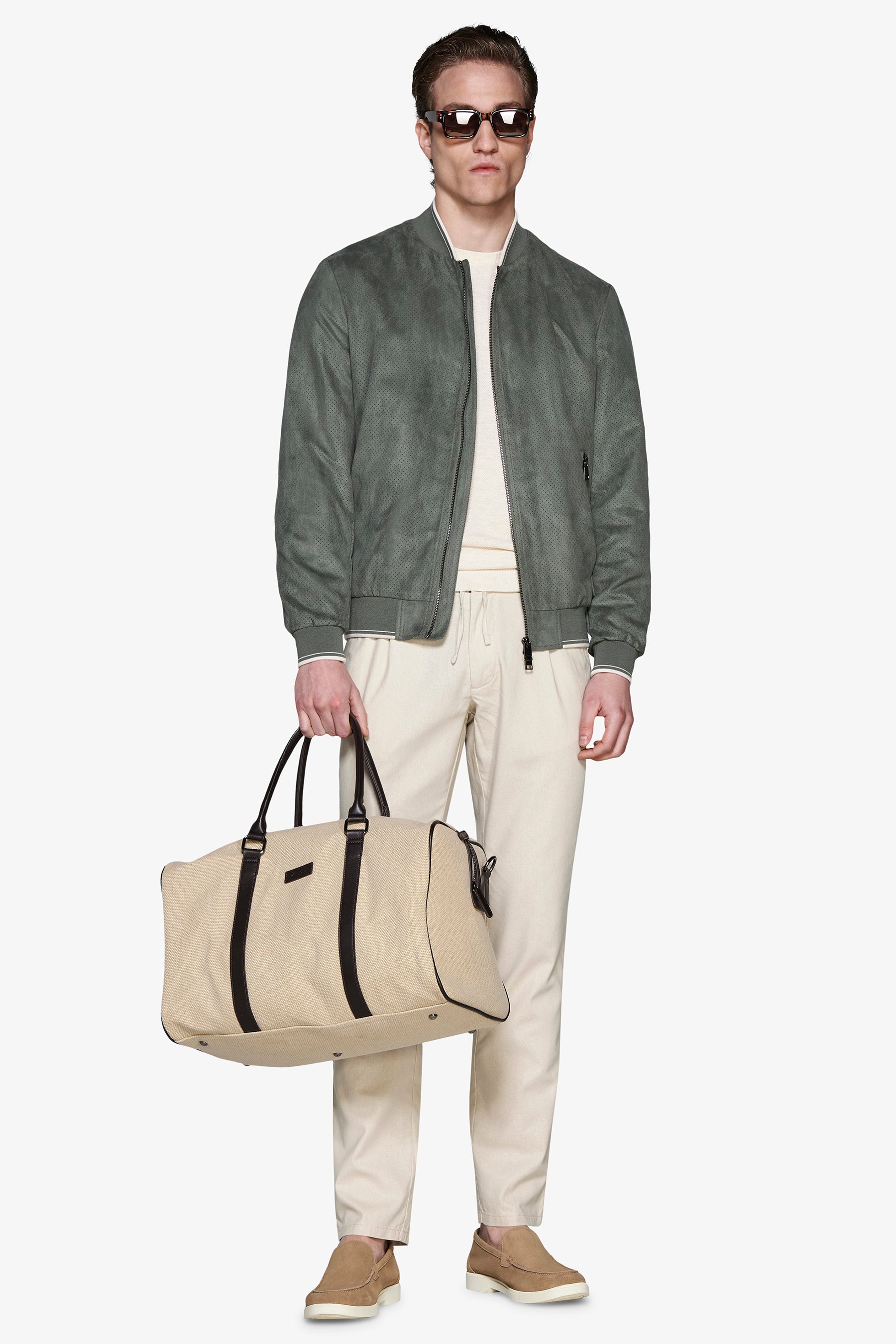 Cazadora bómber de ante ecológico perforado verde