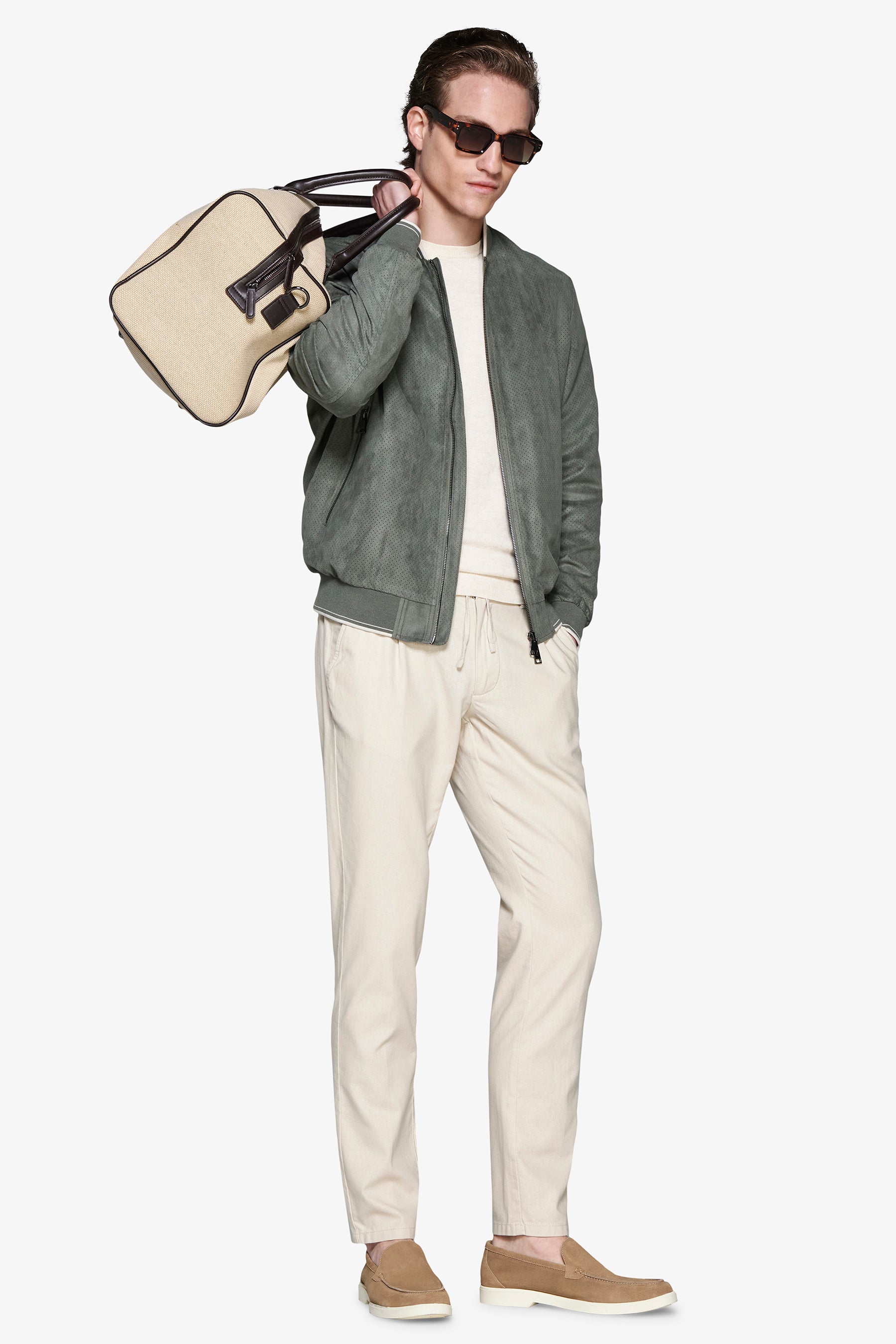 Cazadora bómber de ante ecológico perforado verde