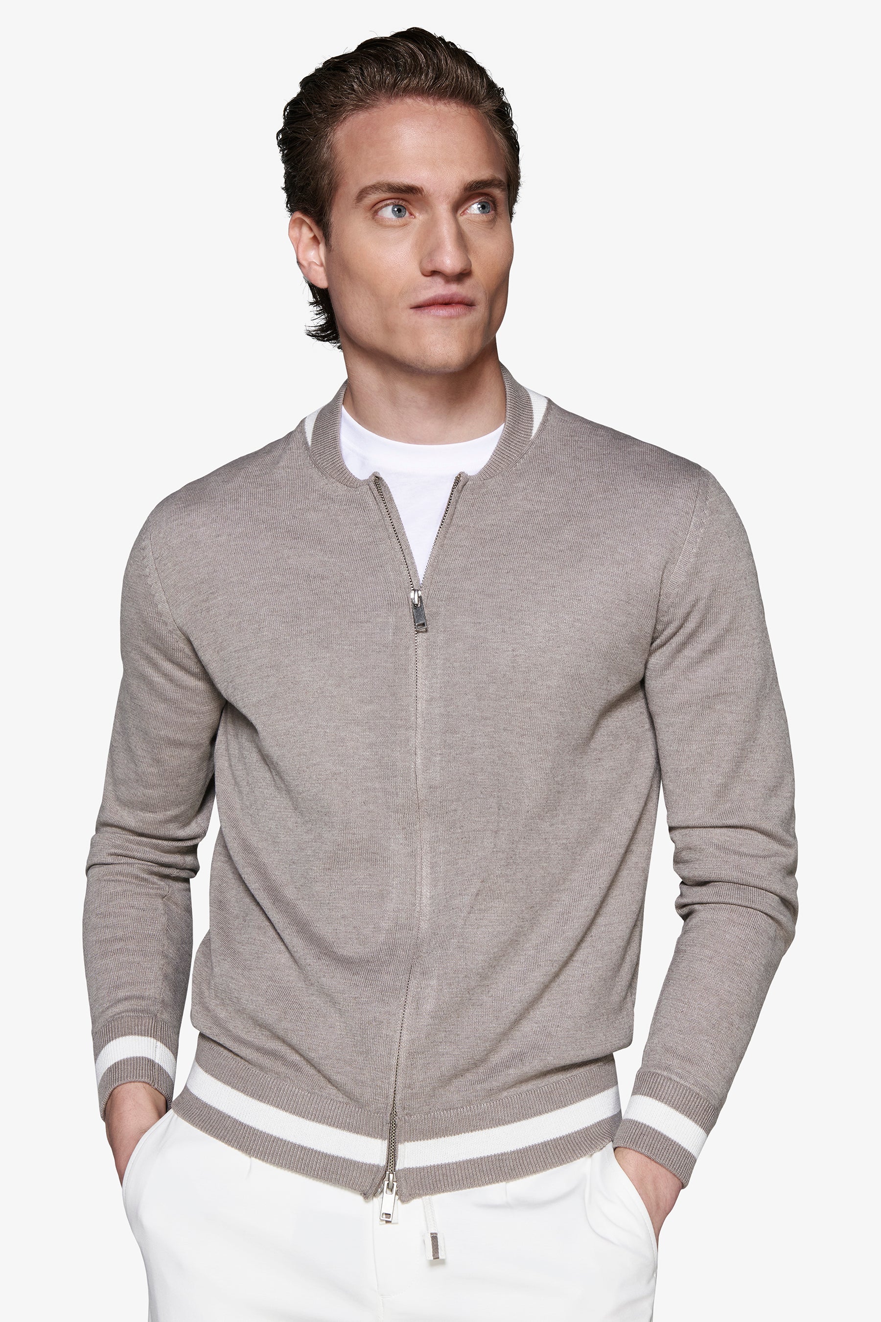 Strickblazer aus Leinenmischung in Taupe DNJ