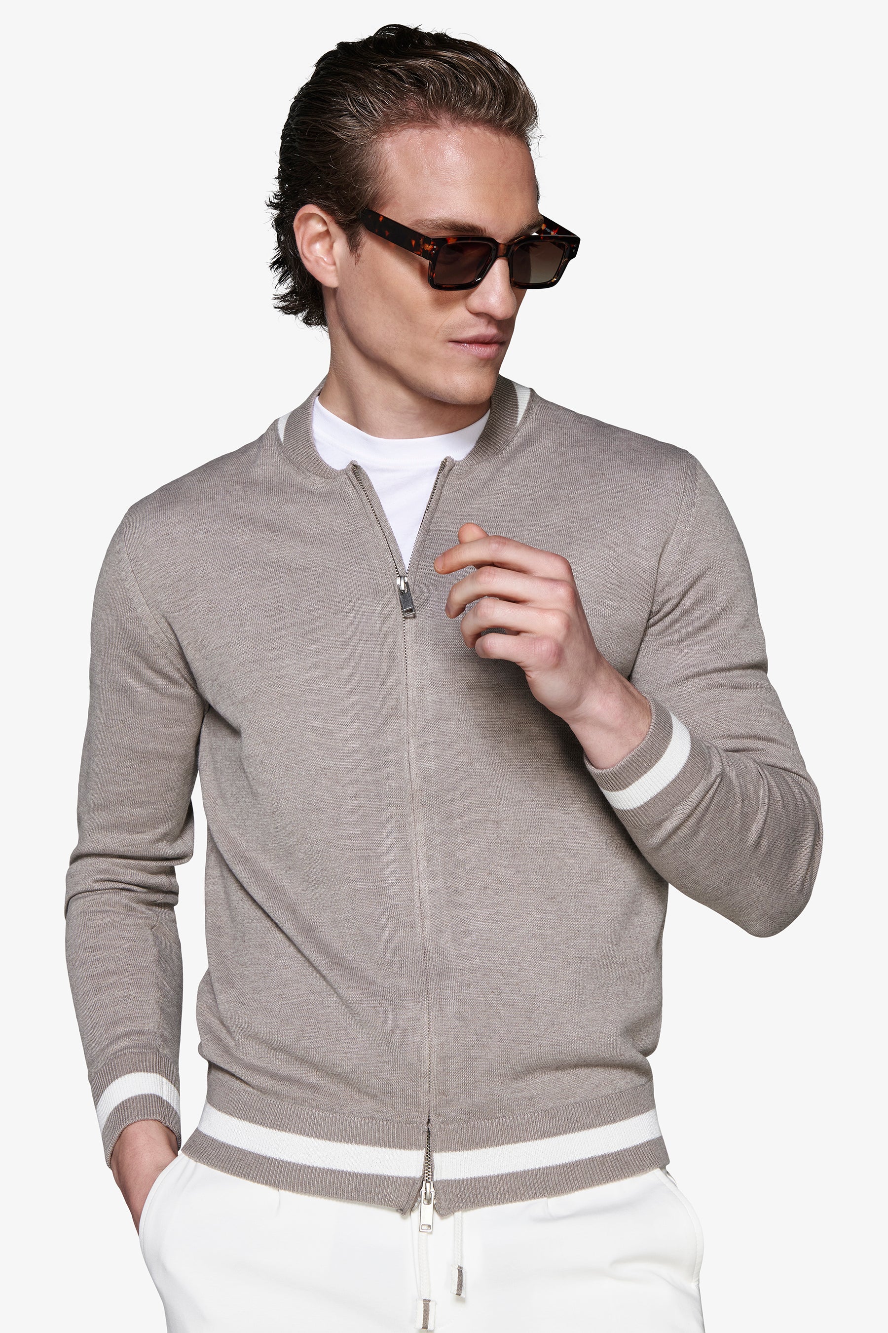 Strickblazer aus Leinenmischung in Taupe DNJ