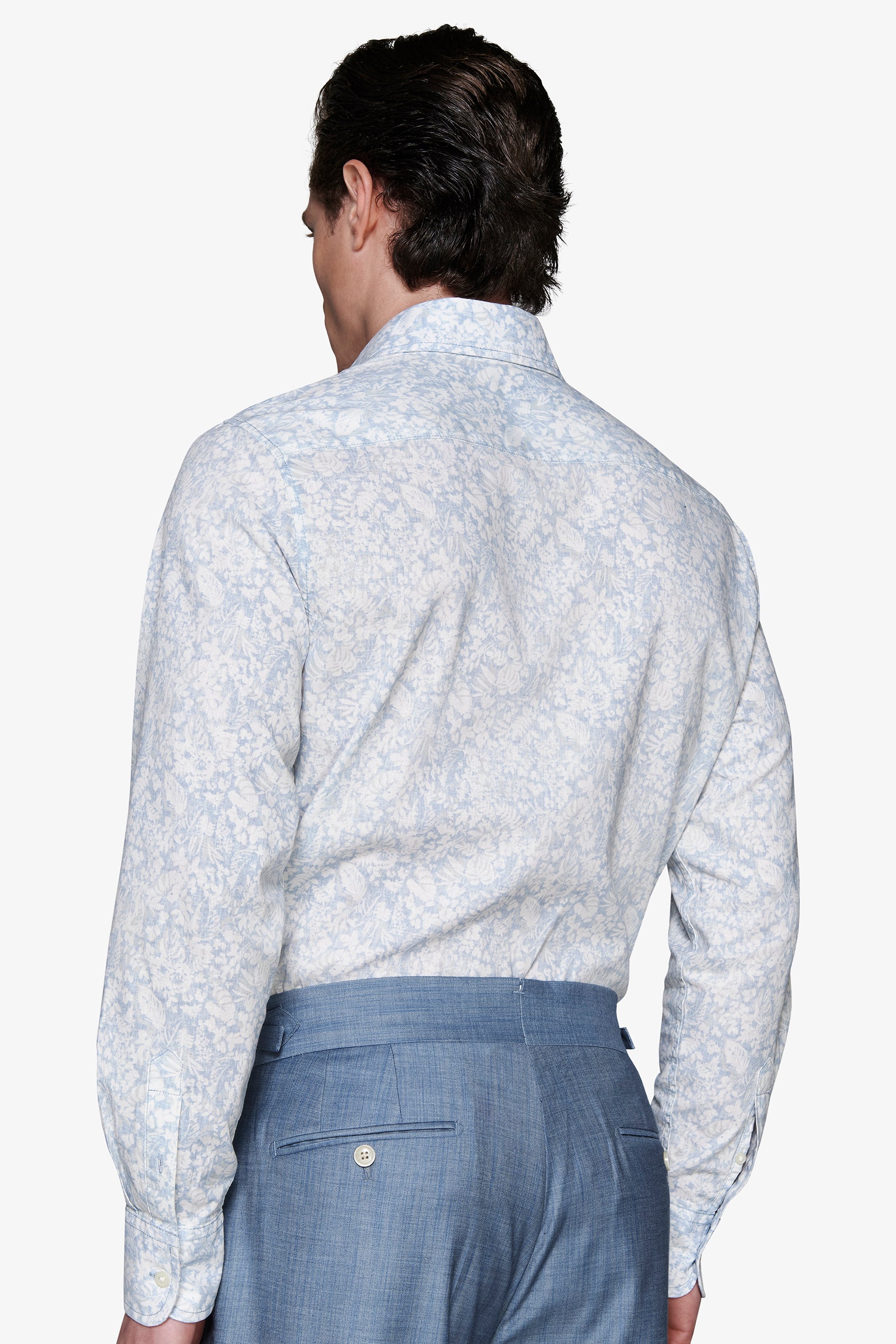 HEMD AUS LEINENMISCHUNG MIT HELLBLAUEM BLUMENPRINT