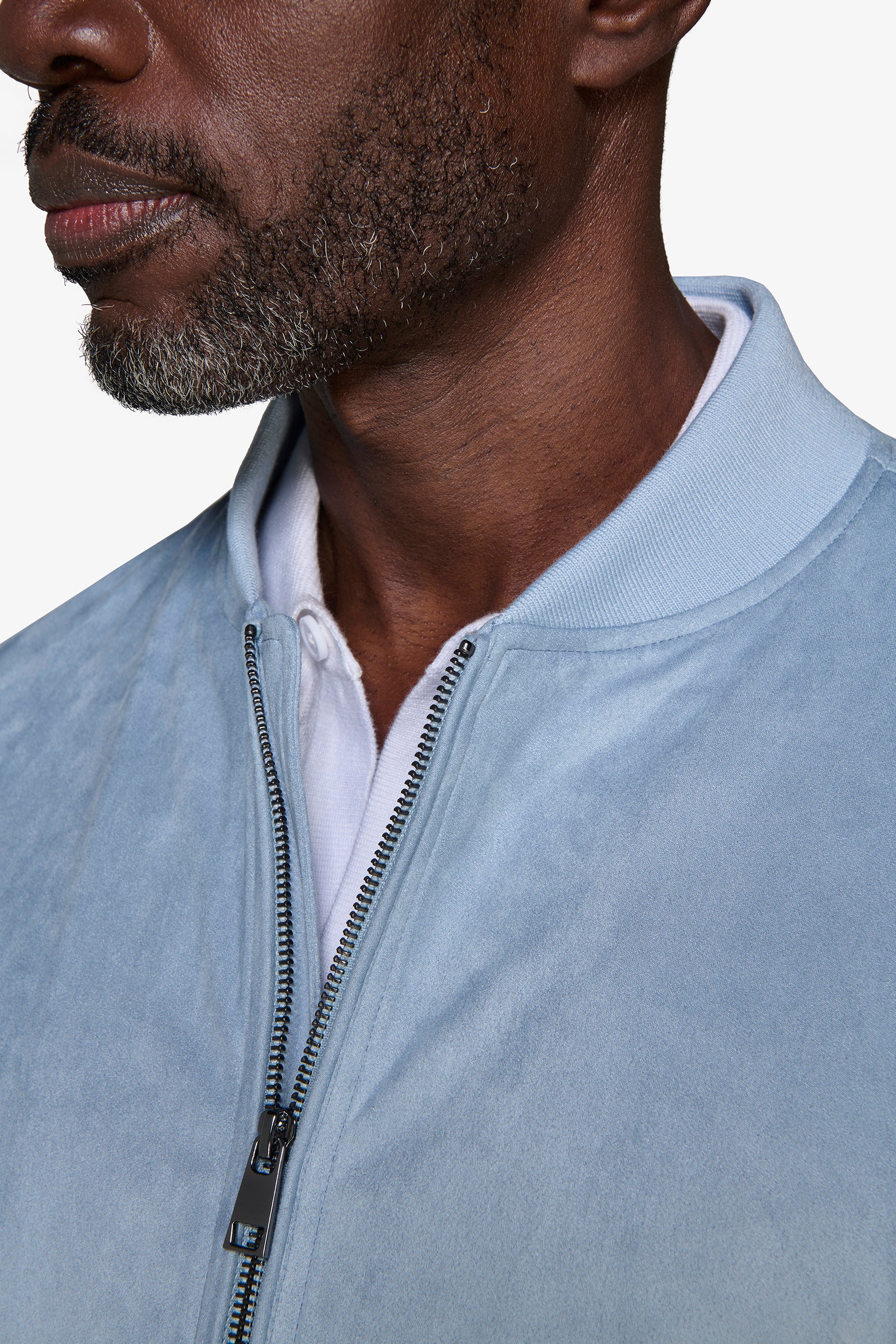 Cazadora bómber con cremallera completa en ante ecológico celeste