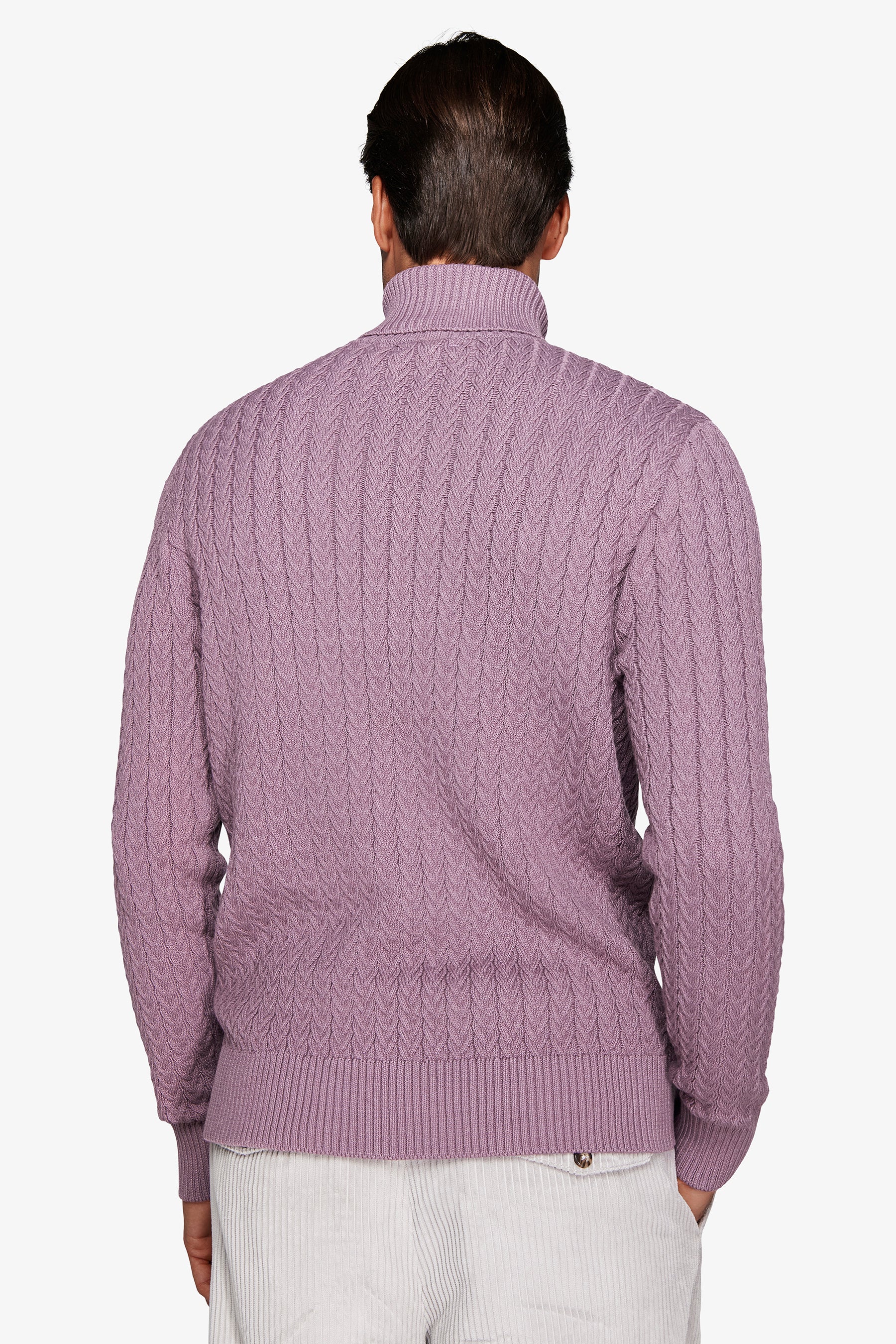 Maglia dolcevita a trecce cipolla