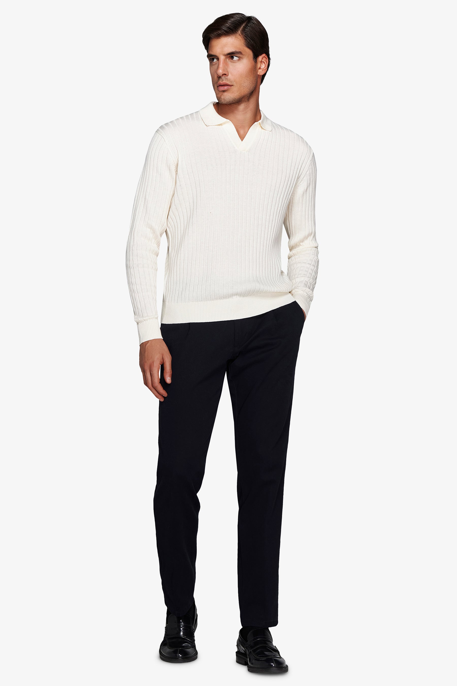 Polo de punto jersey de canalé plano con cuello abierto blanco roto