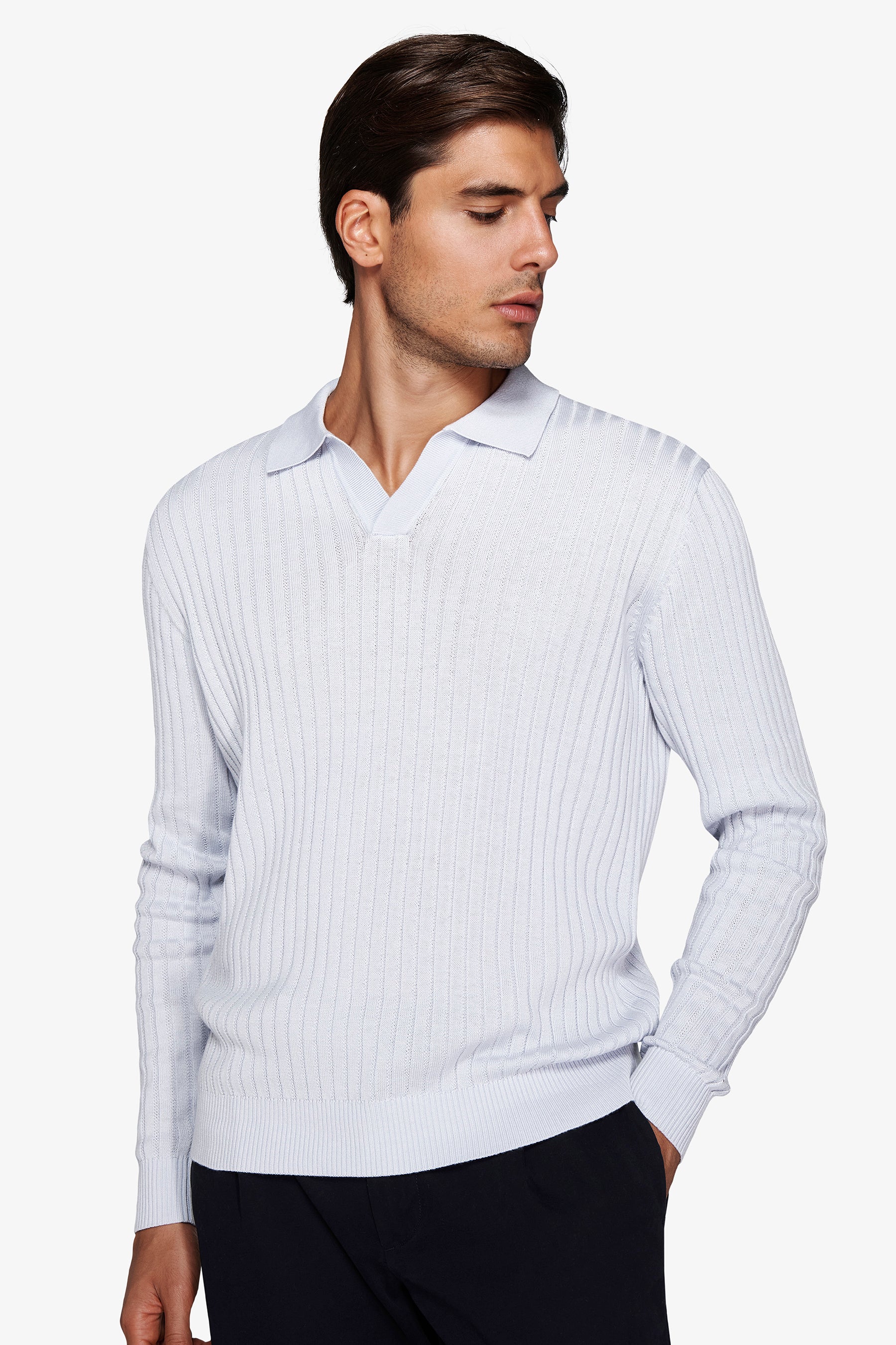 Polo de punto jersey de canalé plano con cuello abierto celeste