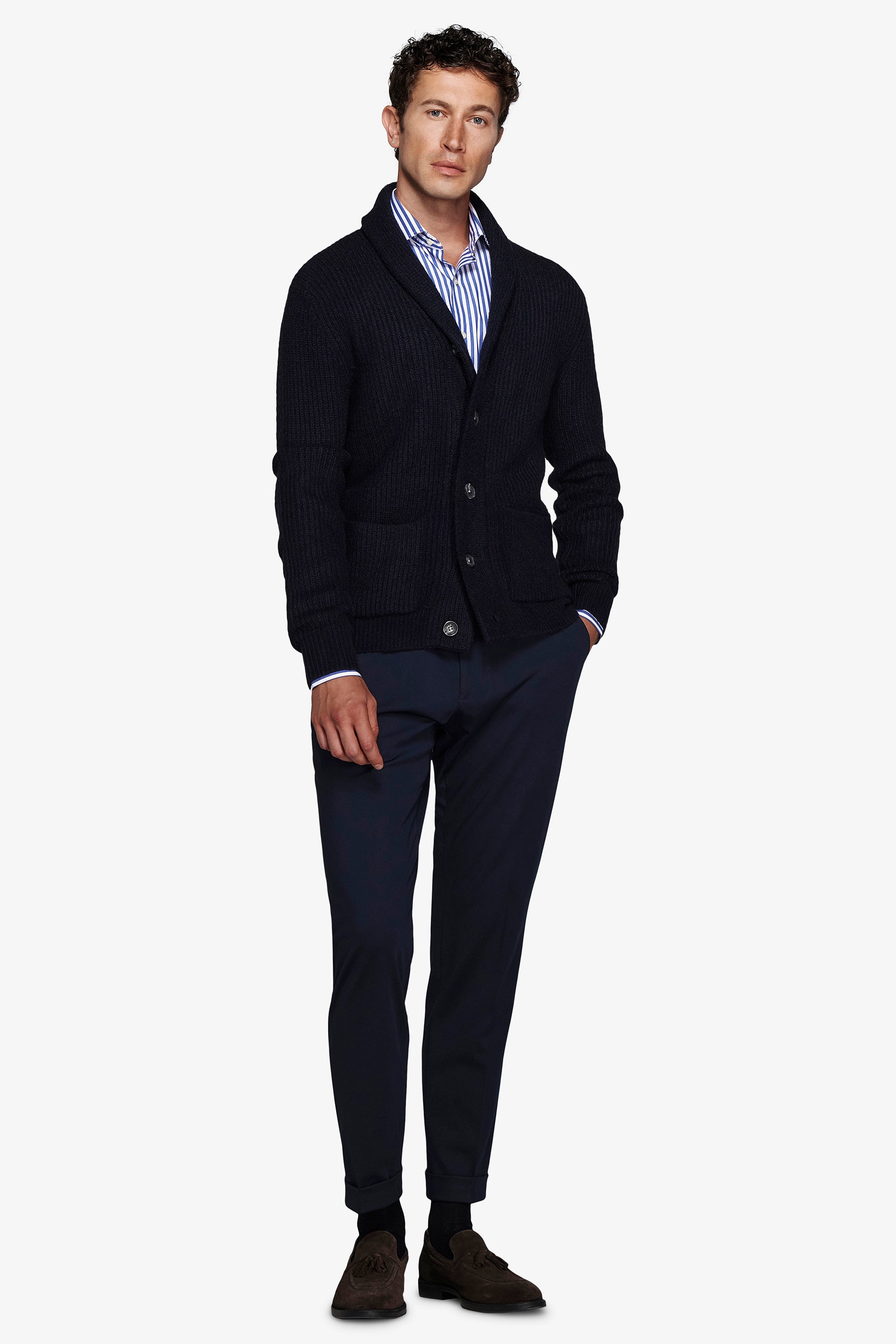 Cárdigan azul con cuello chal