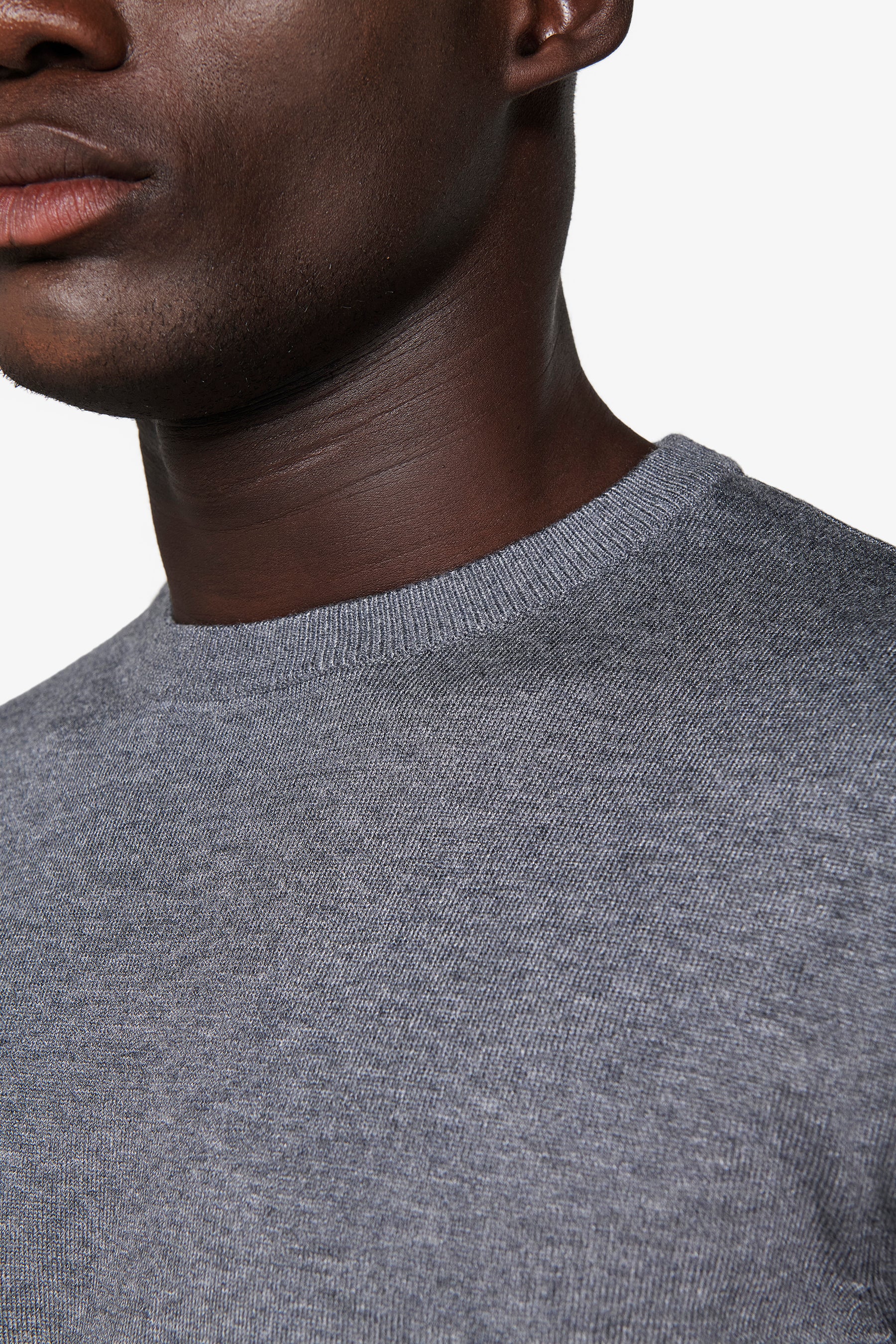 Maglia girocollo basic grigio