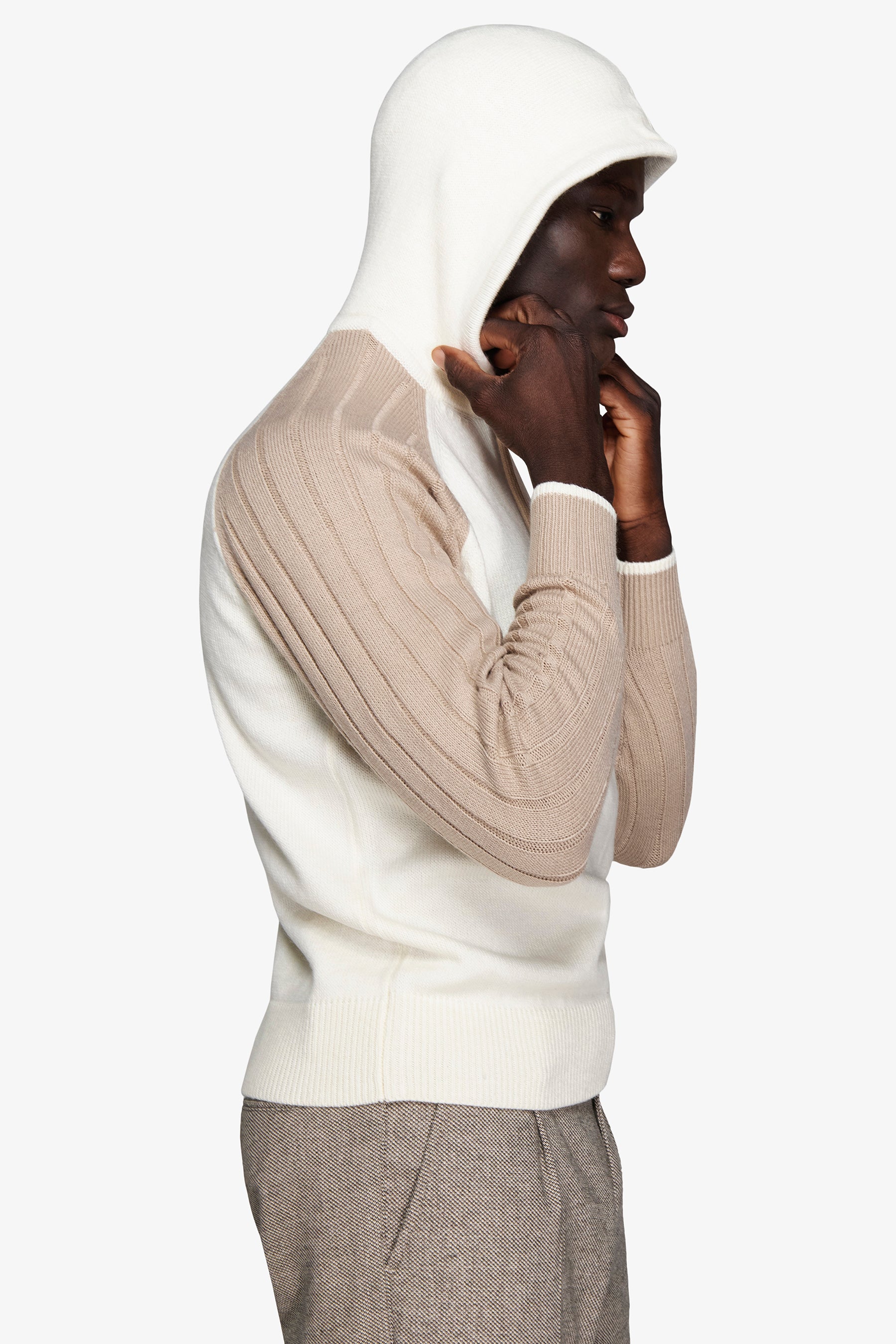 Cremefarbener Pullover aus englischem Rippstrick von DNJ