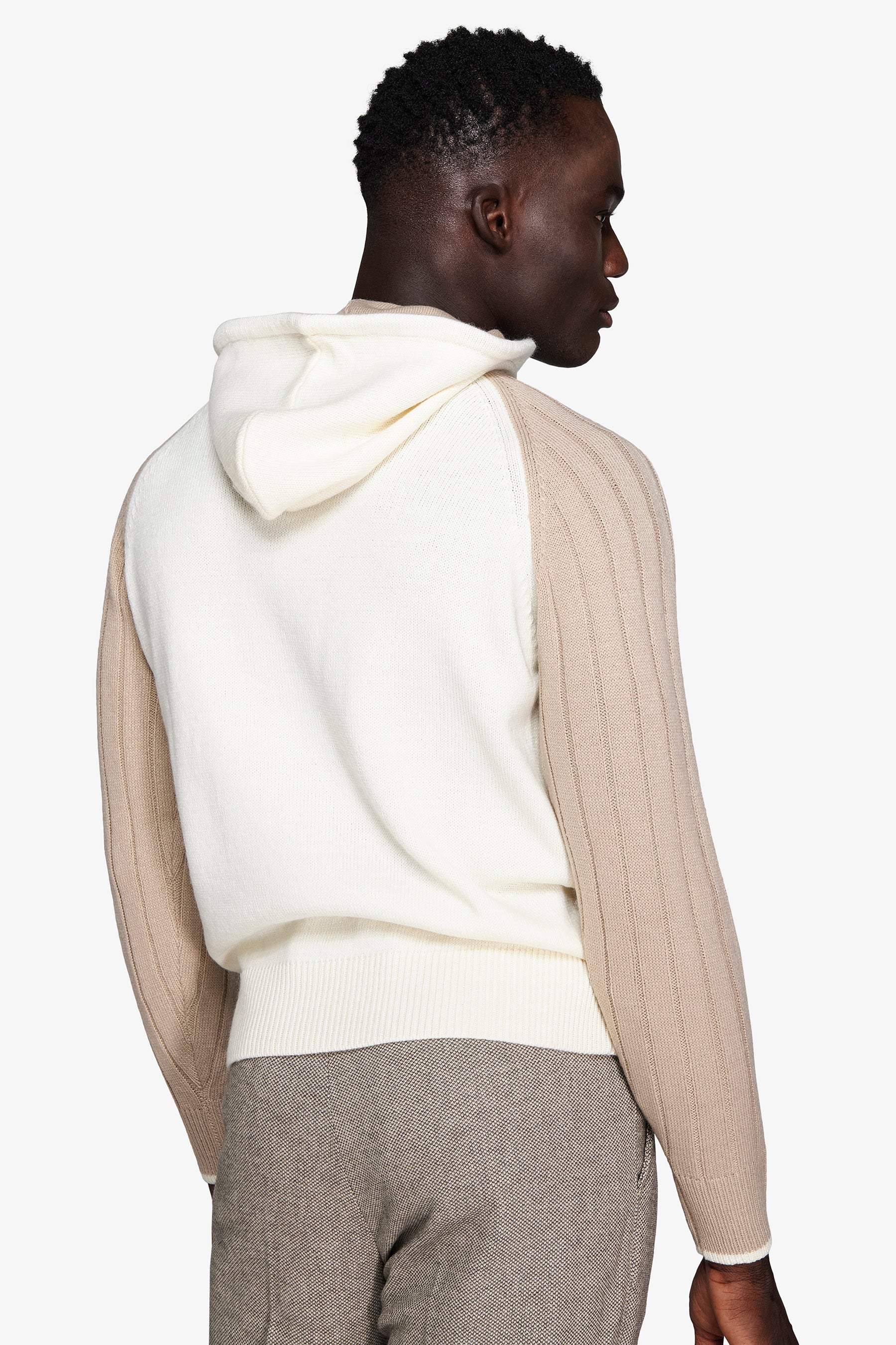 Cremefarbener Pullover aus englischem Rippstrick von DNJ