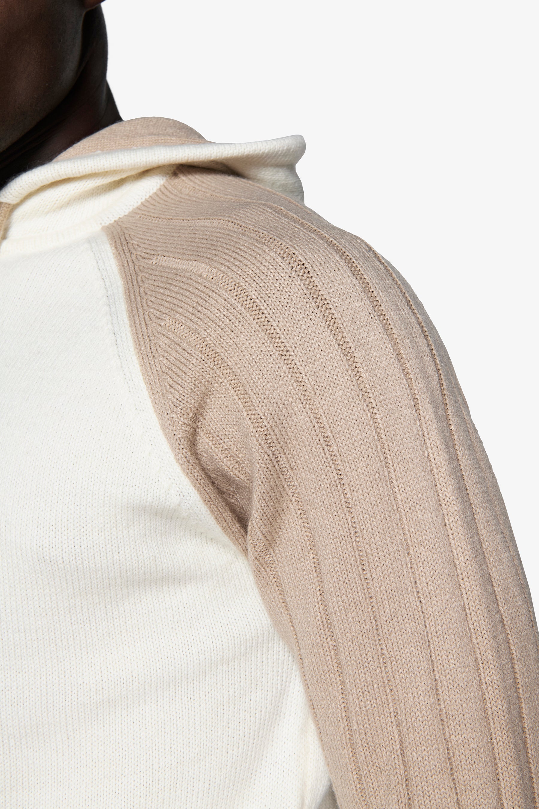 Cremefarbener Pullover aus englischem Rippstrick von DNJ