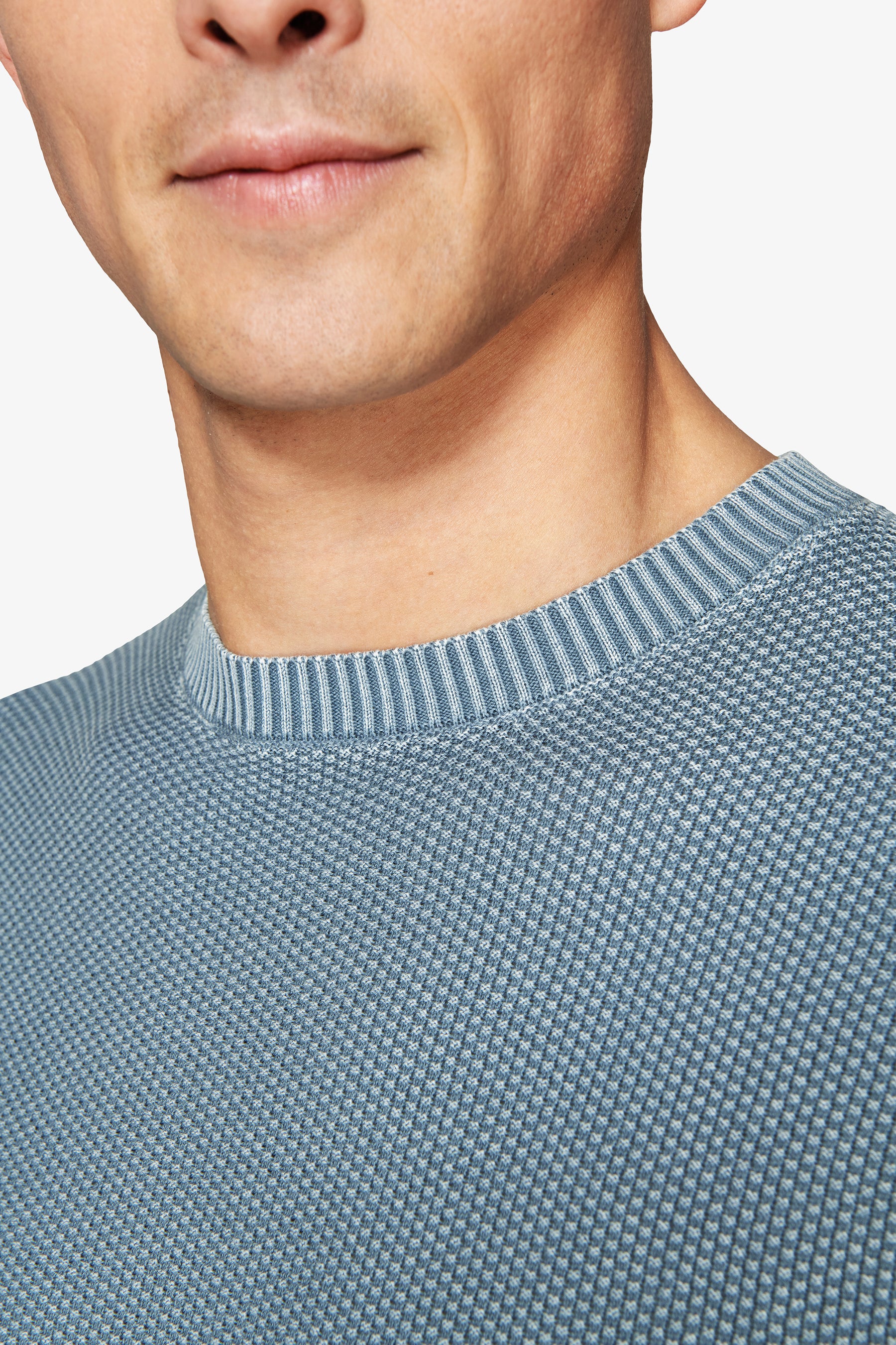 Rundhalspullover mit Reiskornmuster in Avion Blau