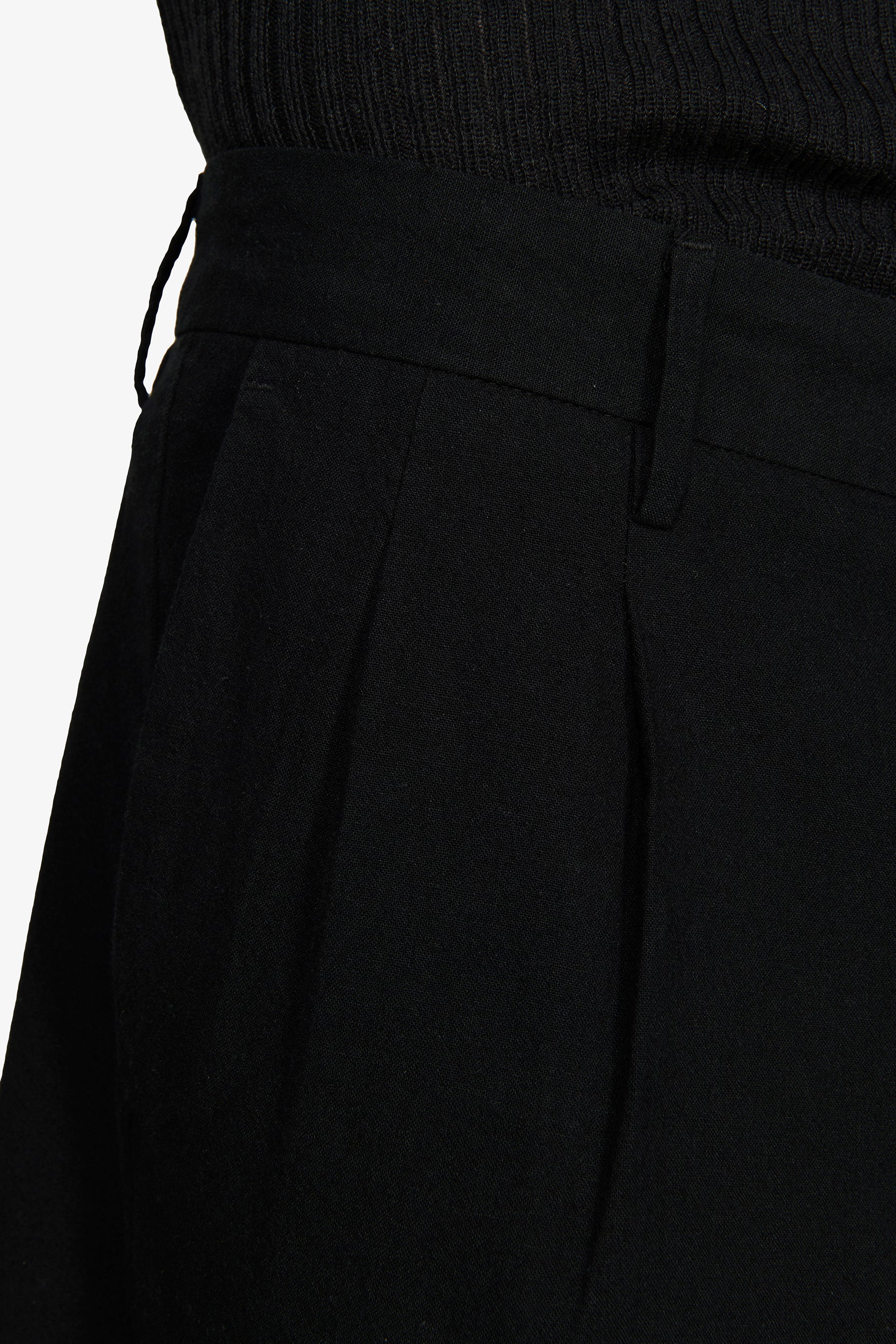 Bermudas mezcla lino negras "Volume"