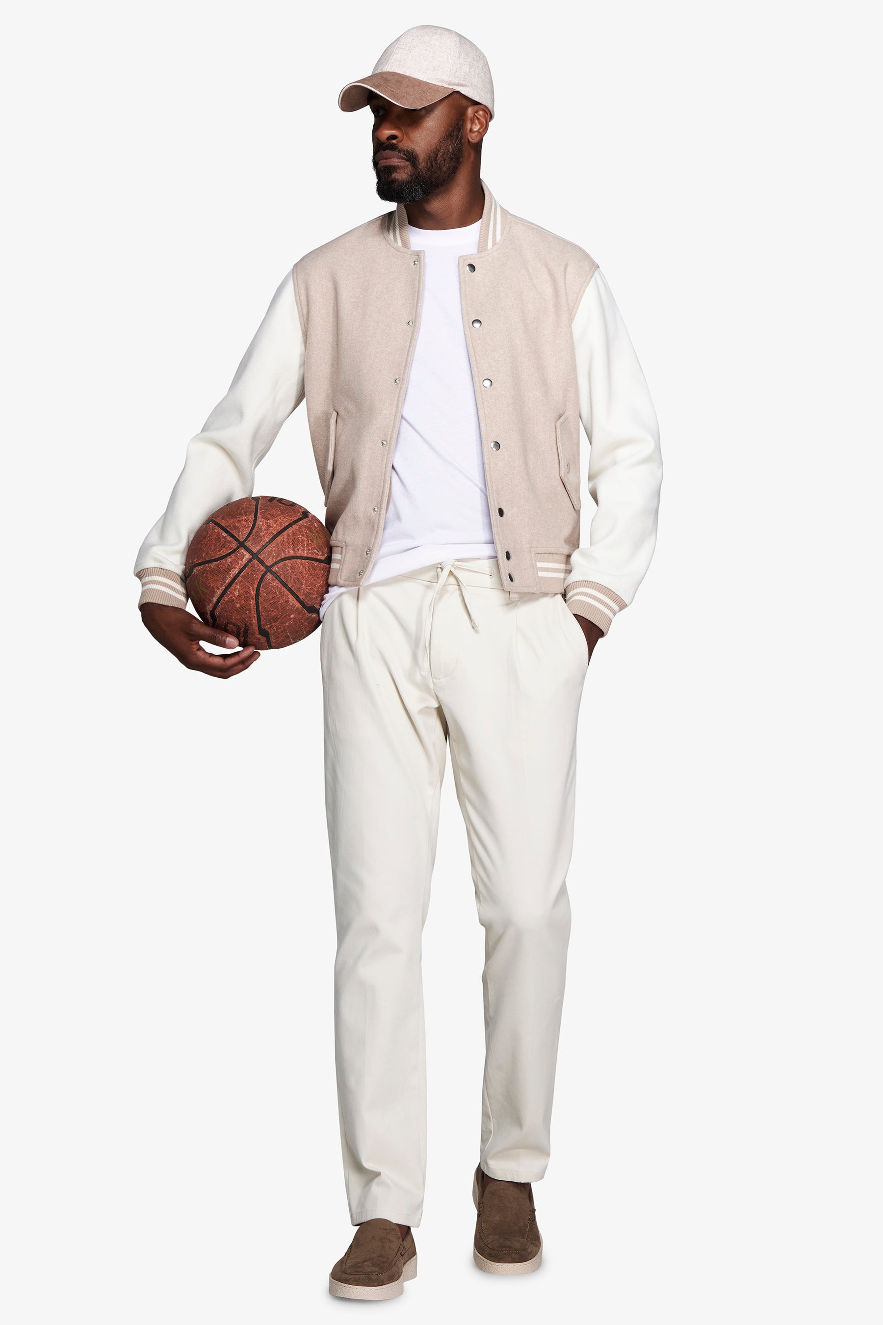 Bomber con ribetes y mangas en contraste arena DNJ