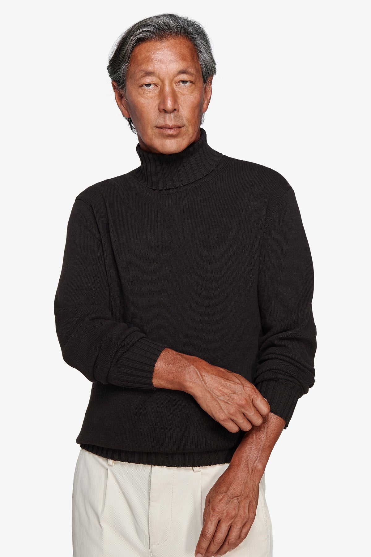 Maglia dolcevita rasata moro