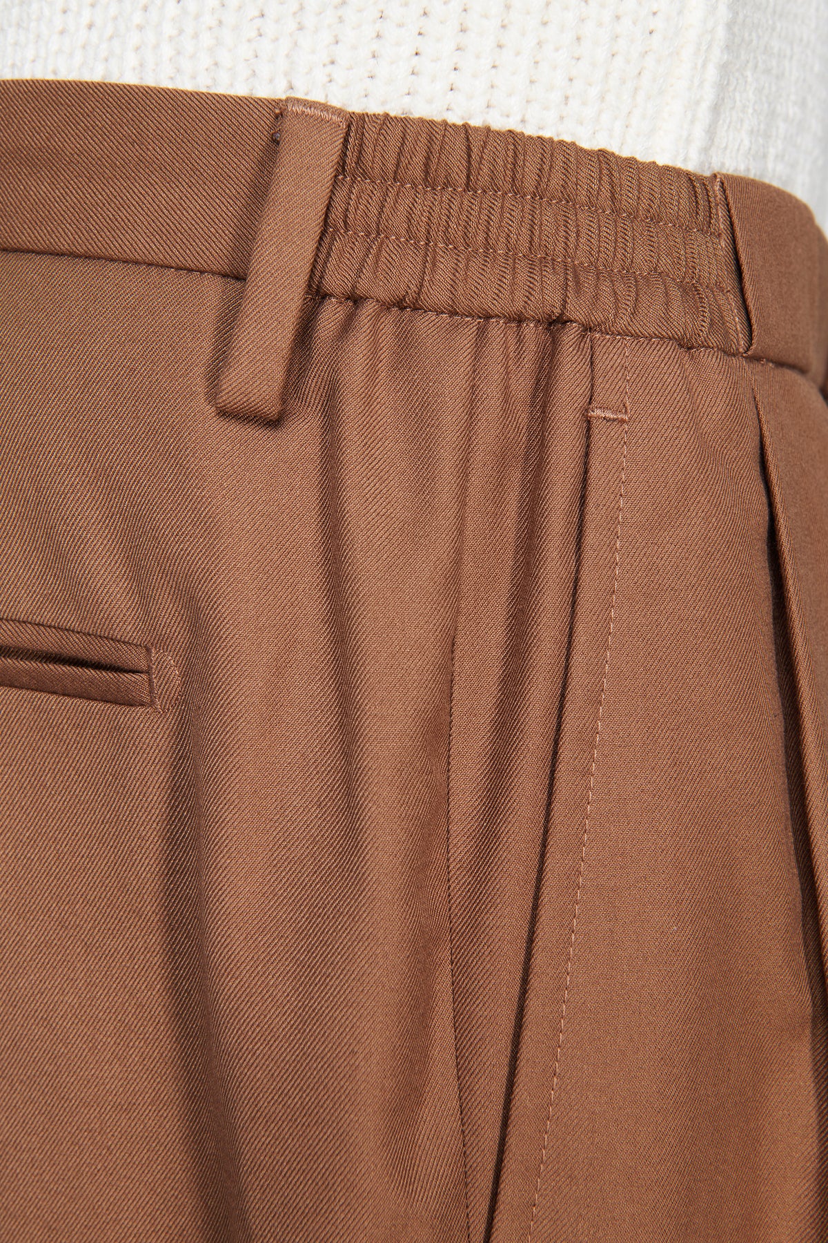 Pantaloni twill cammello "Volume"
