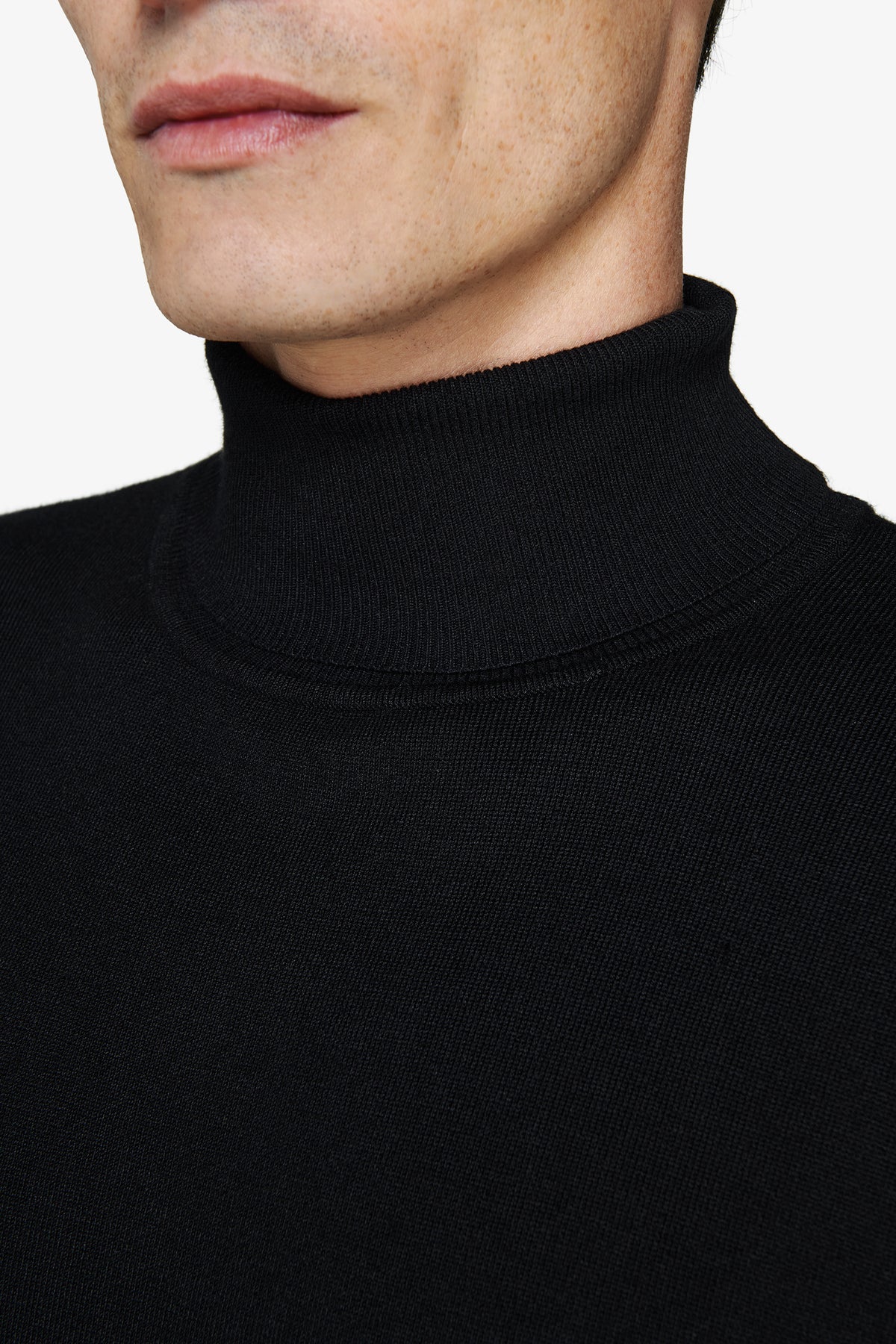 Maglia dolcevita basic nera