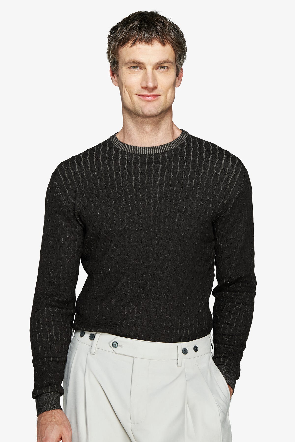 Rollkragenpullover mit Zopfmuster in Mokka