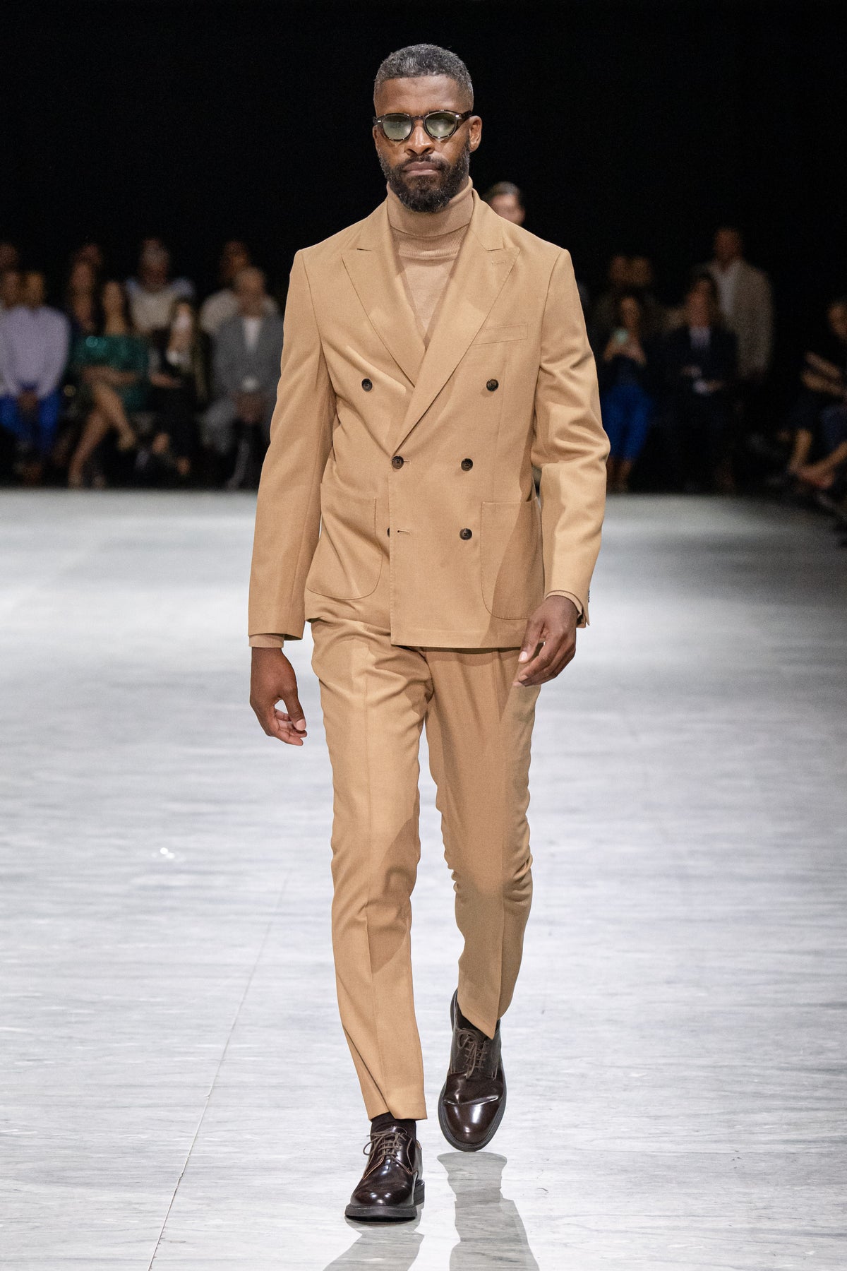 Giacca da abito doppiopetto twill cammello-Dan John