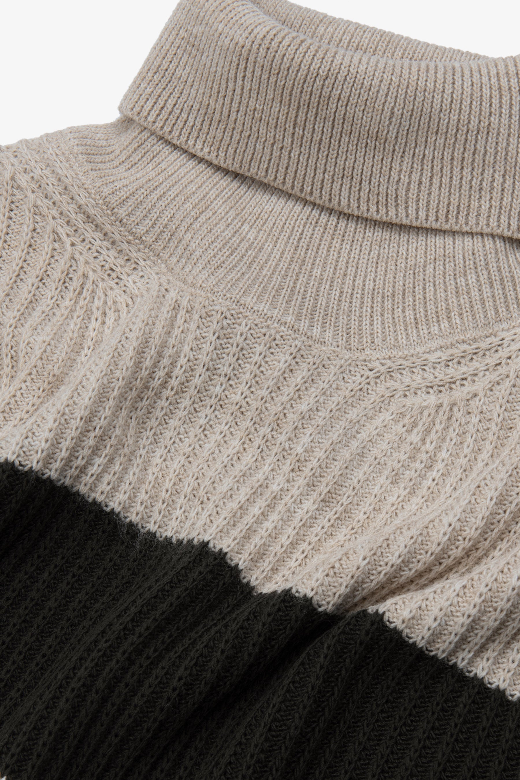 Maglia dolcevita a righe beige-Dan John