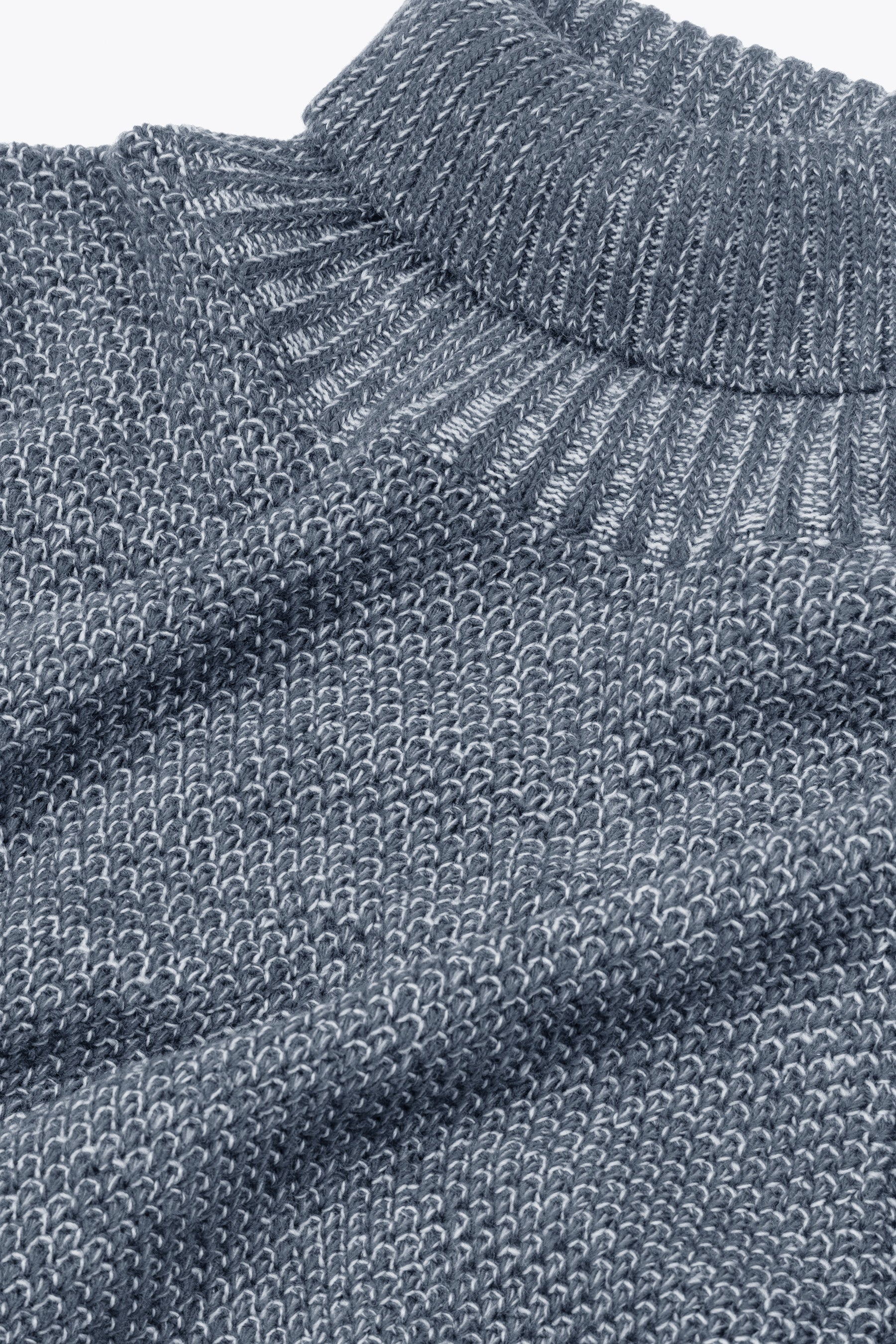 Maglia dolcevita armaturata bicolore celeste-Dan John