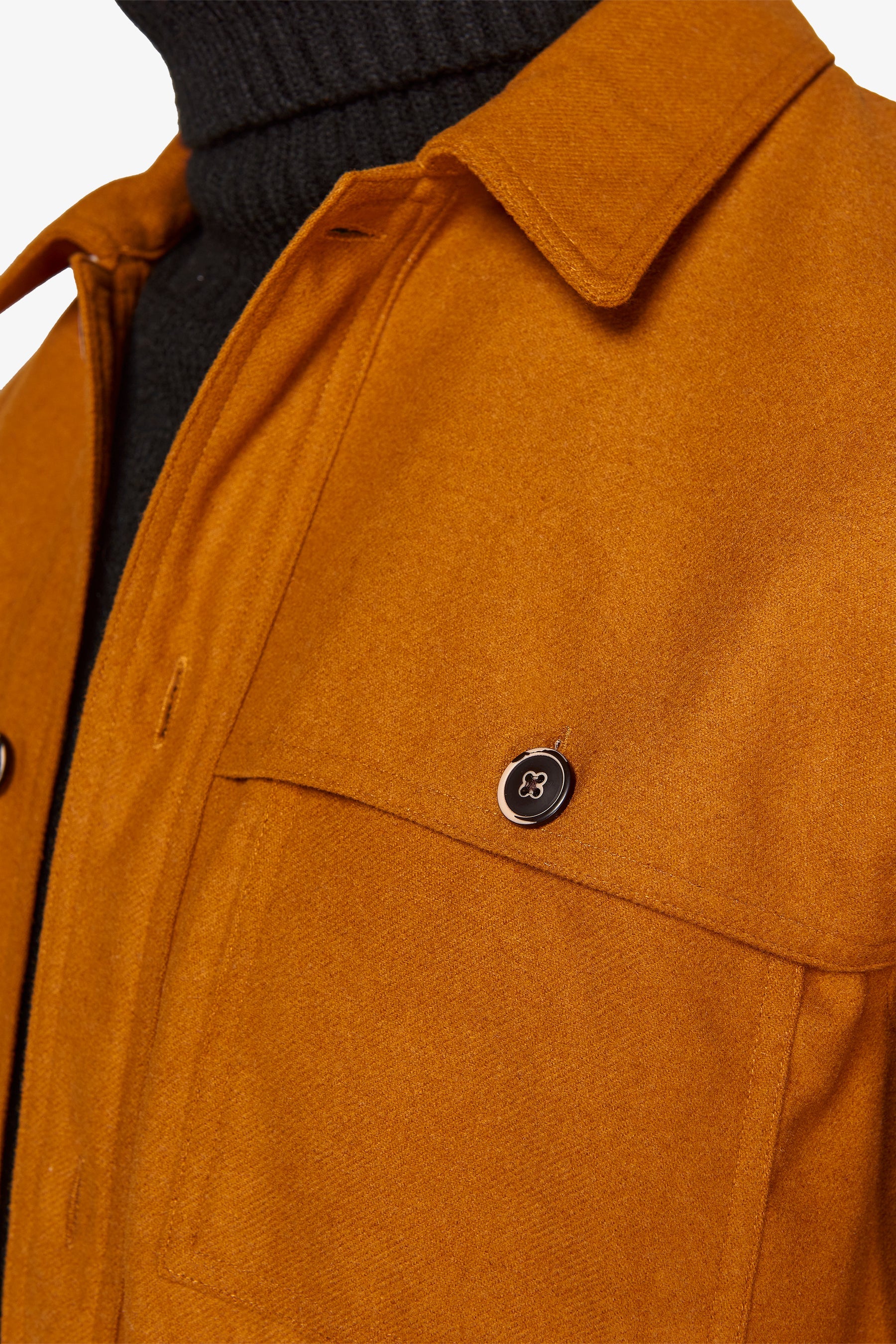 Overshirt in flanella con tasconi ocra-Dan John