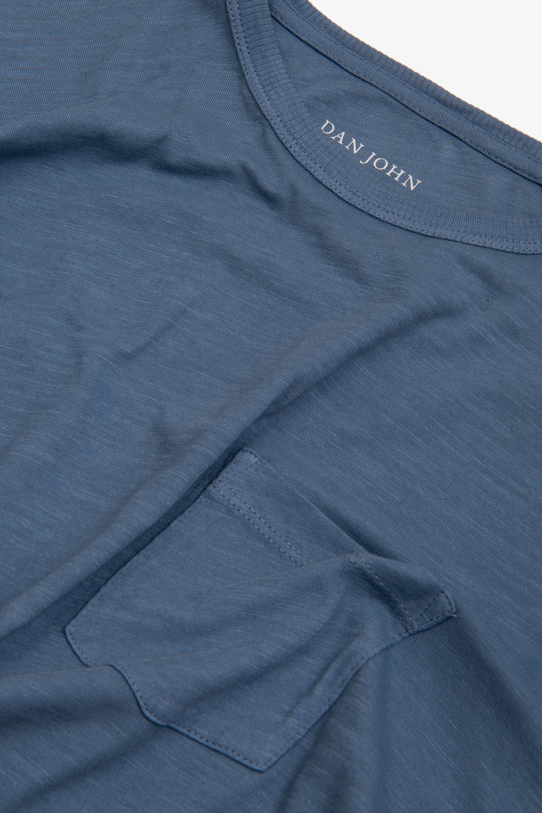 T-shirt girocollo con taschino avion-Dan John