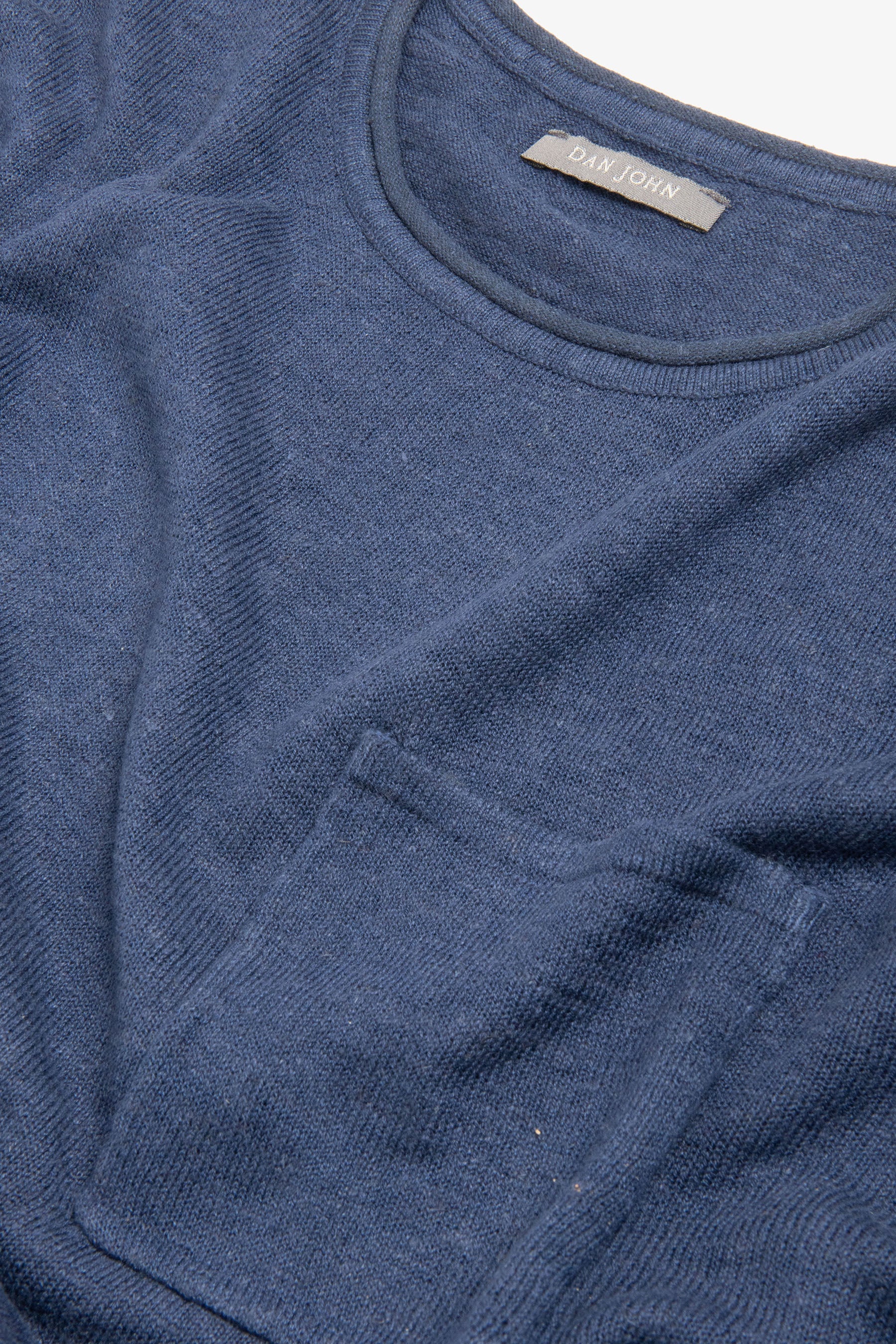 T-shirt in maglia misto lino con taschino indaco-Dan John
