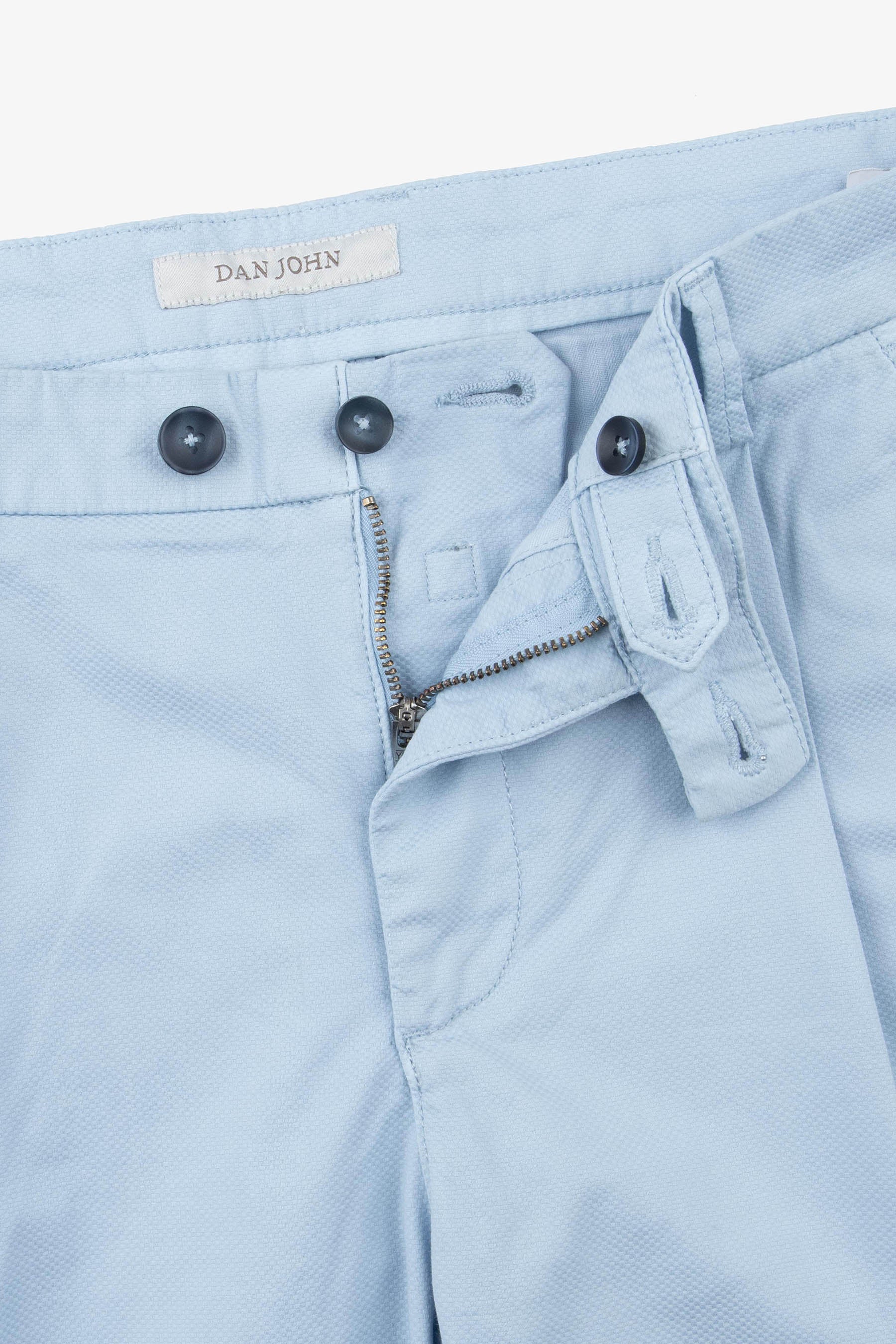 Pantalón texturizado azul celeste