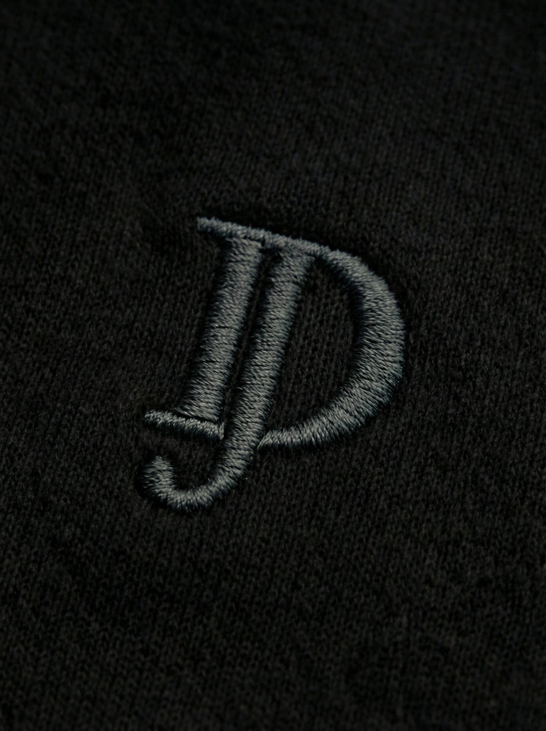 Sweat-shirt fermé noir à capuche
