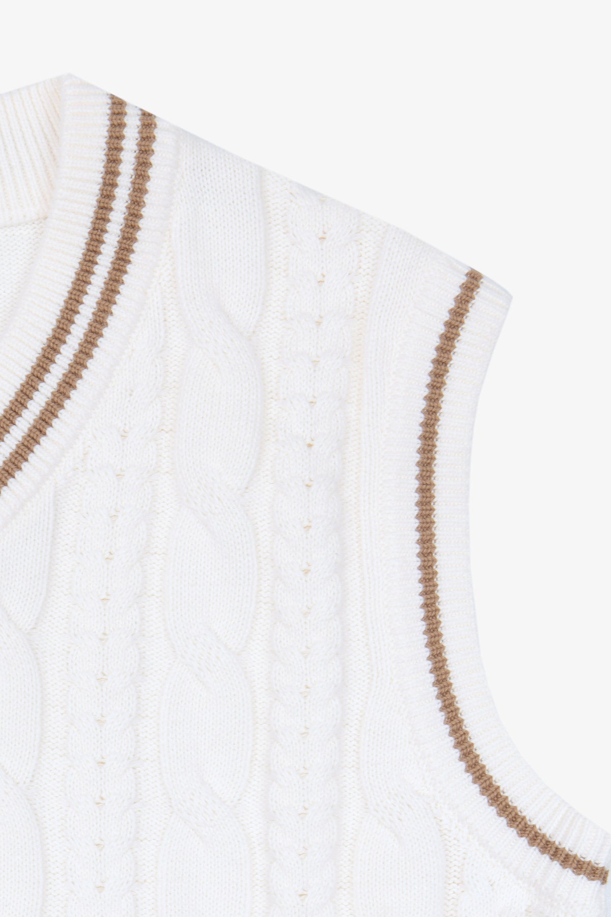Gilet in maglia treccia DNJ panna-Dan John