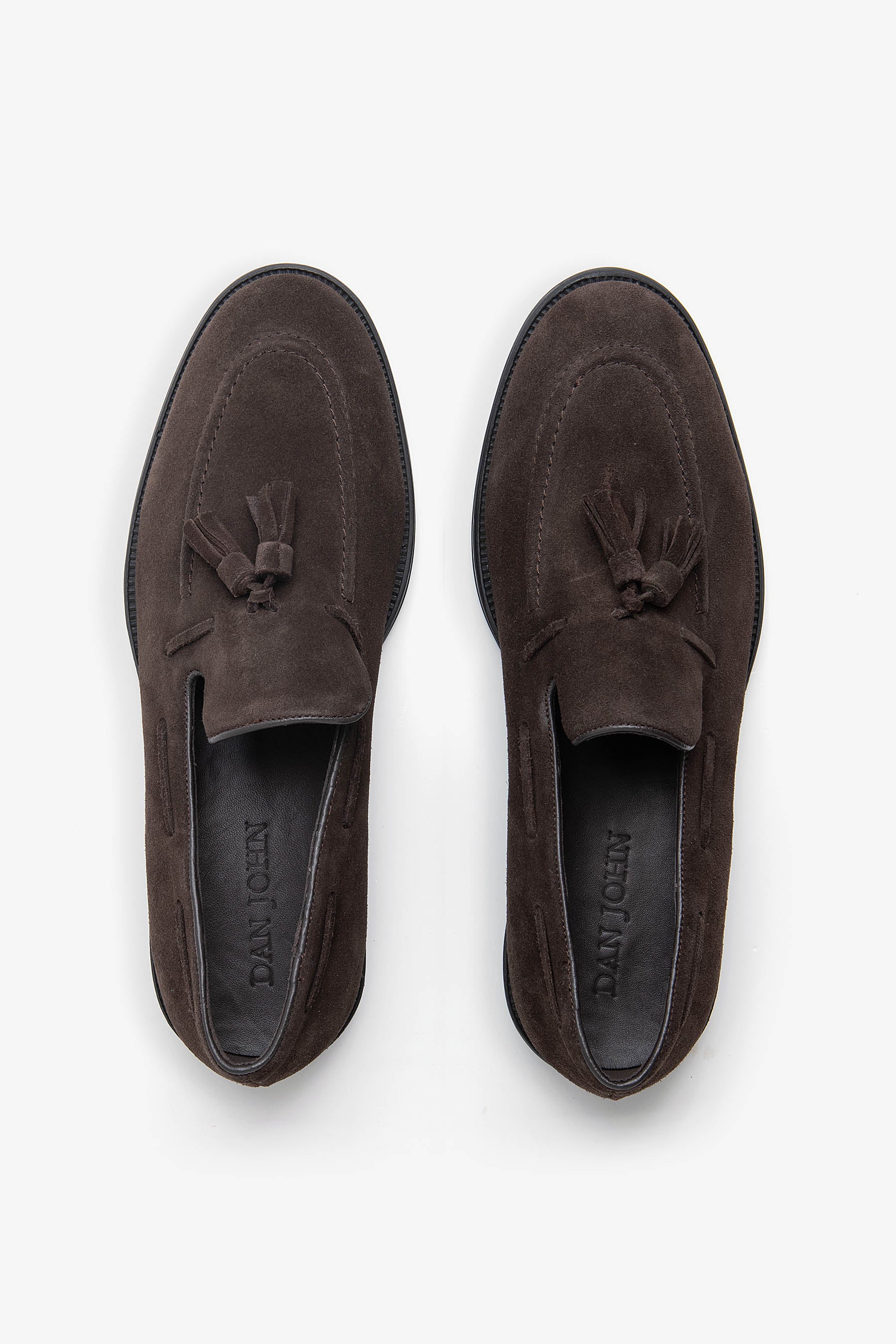 Mocasín con borlas de color marrón oscuro