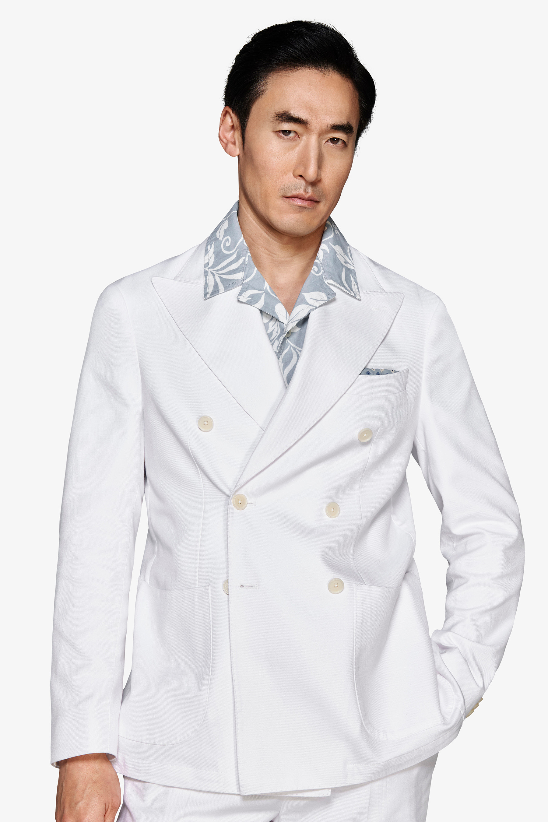 White double-breasted relaxed blazer