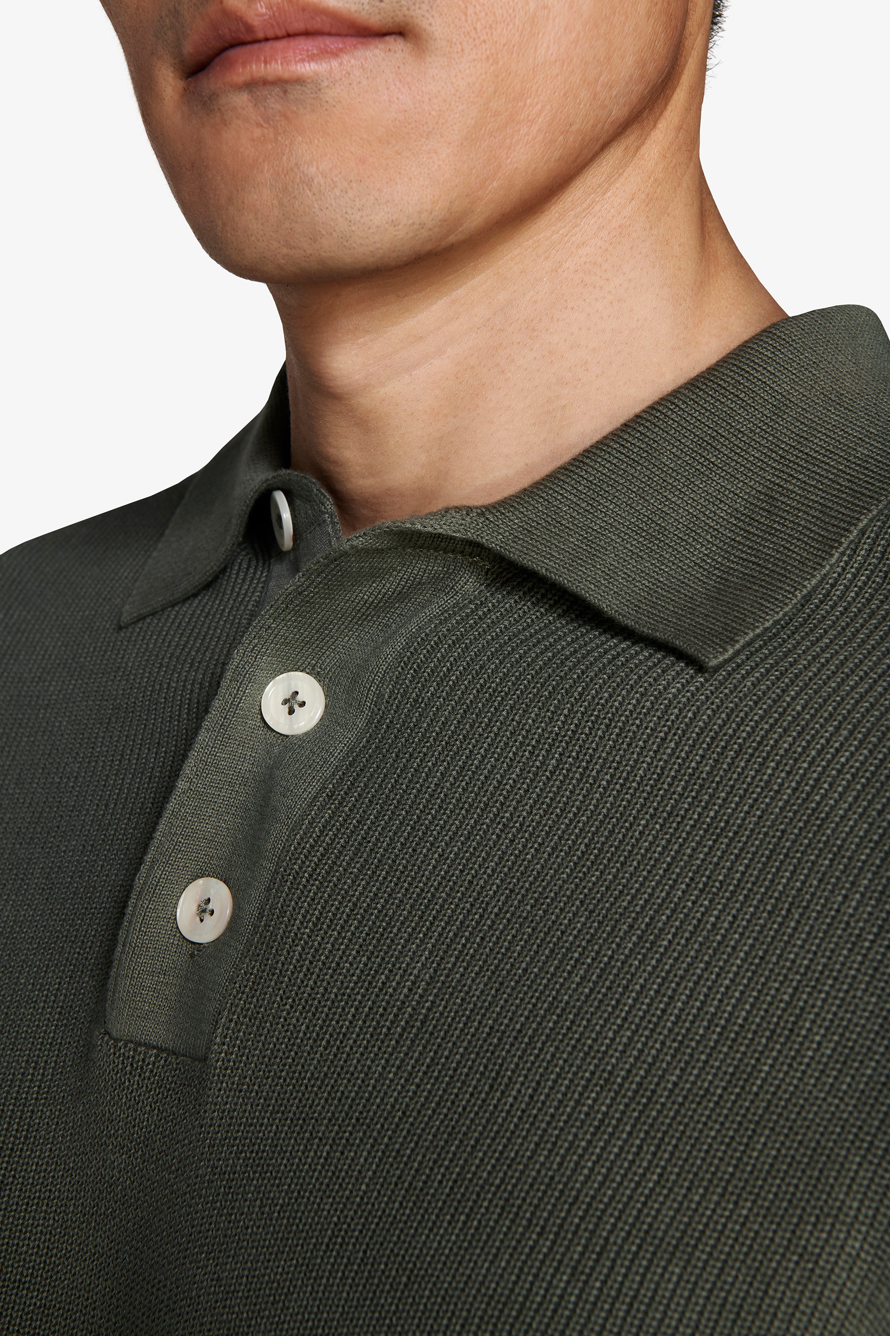 Polo con punto de mazorca de maíz verde