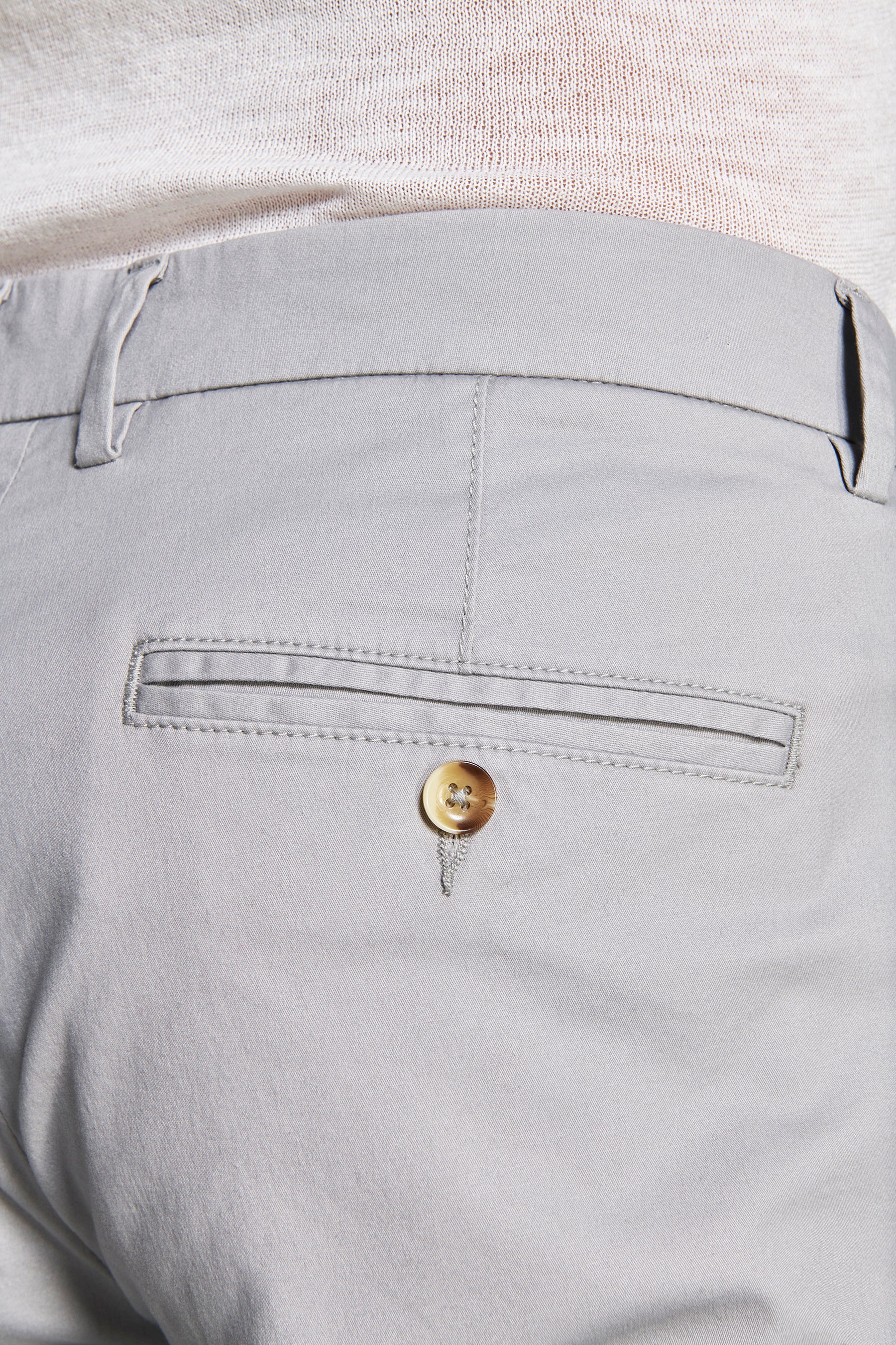 Pantaloni chino grigi