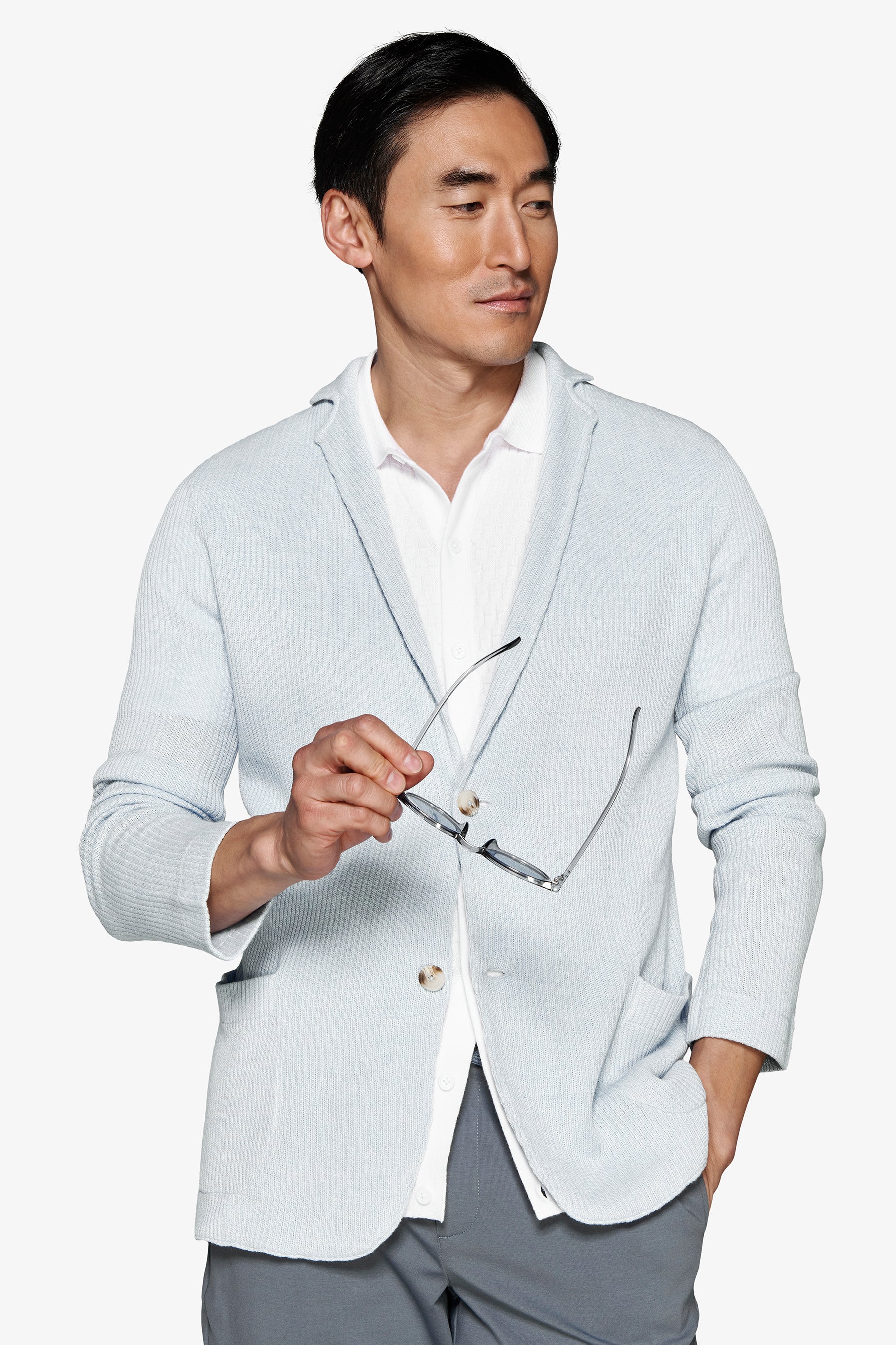 HELLBLAUE JACKE AUS ENGLISCHEM RIPPENSTRICK