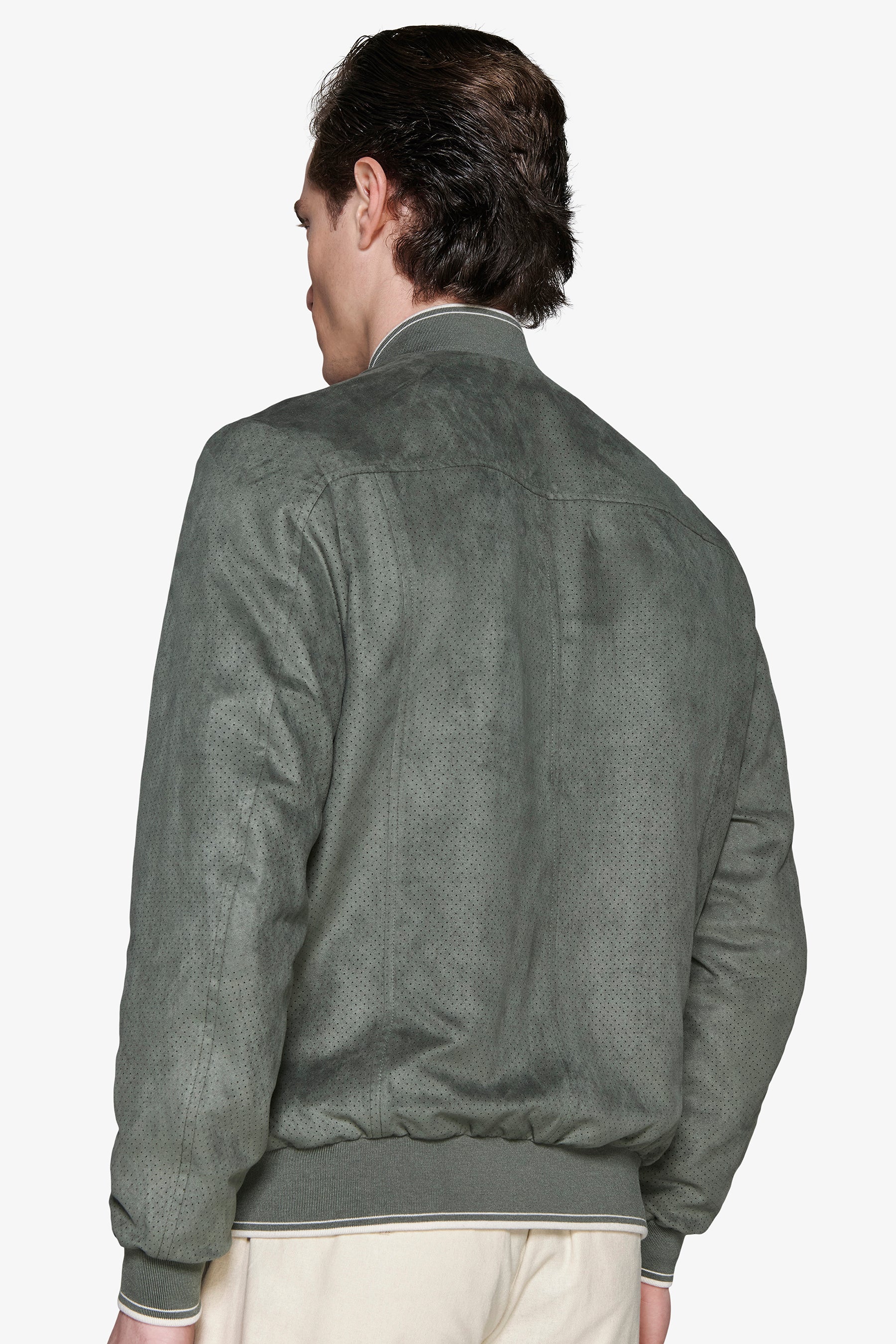 Cazadora bómber de ante ecológico perforado verde