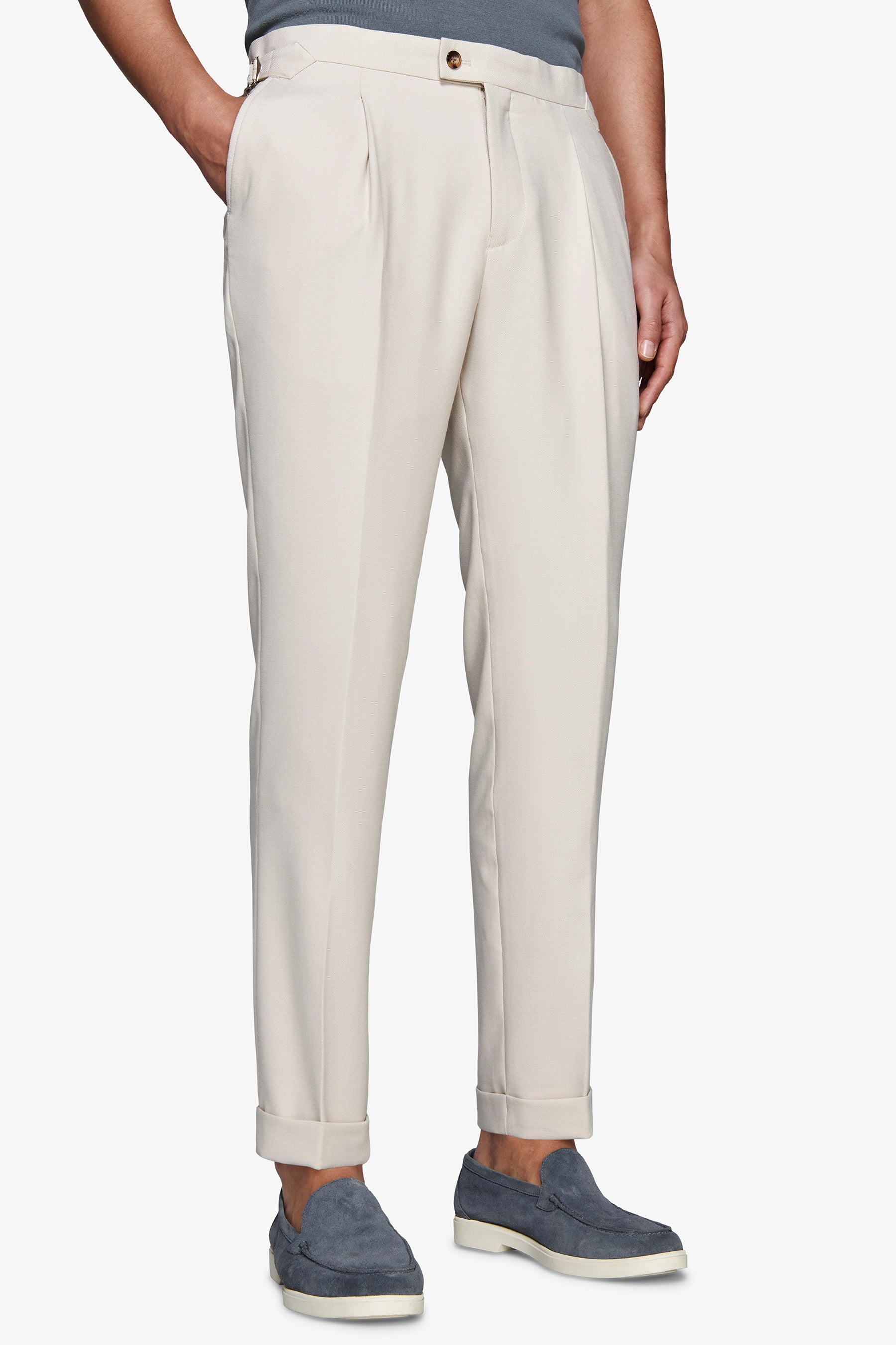 Pantalón de tela texturizada arena