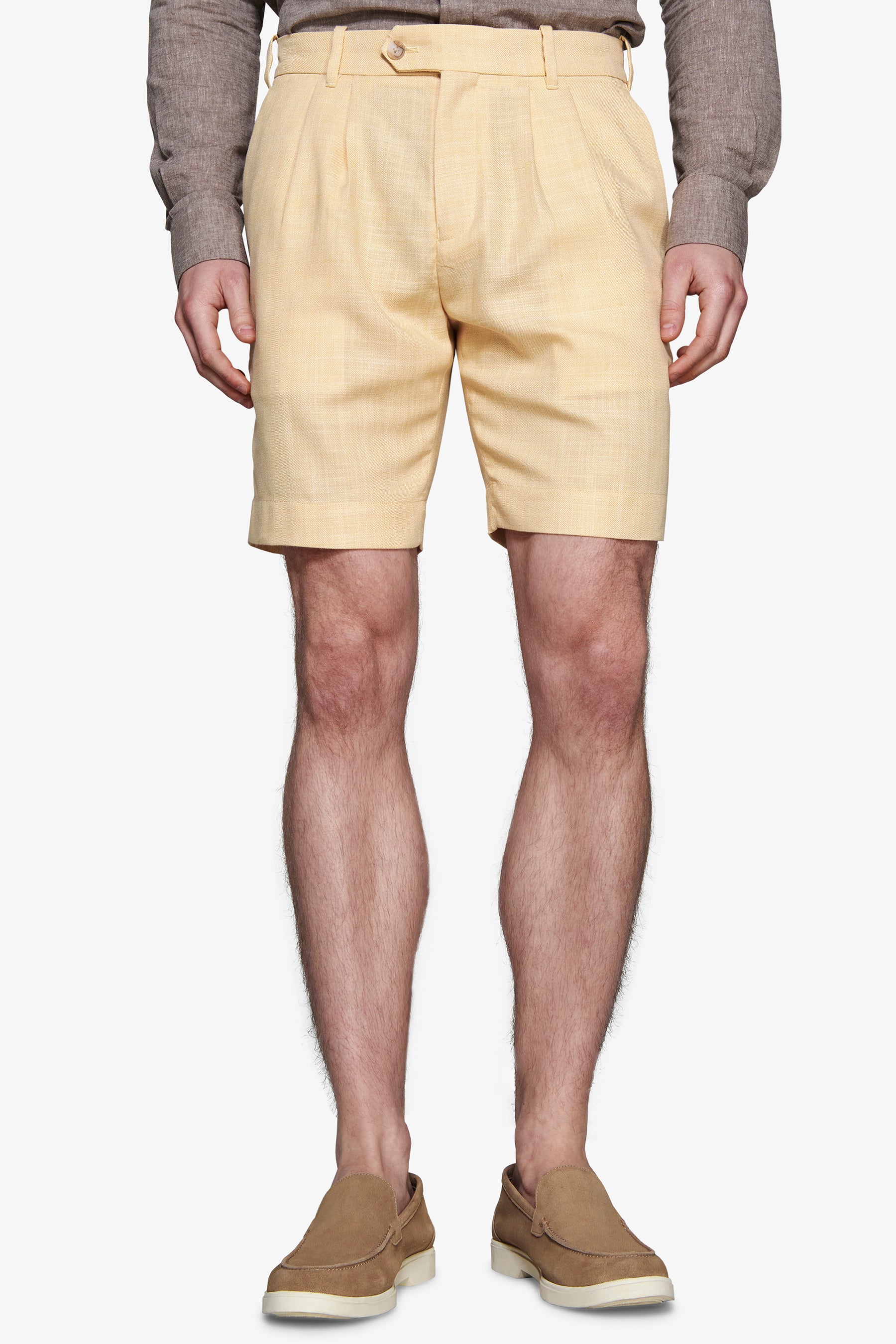 Bermudas de mezcla de lino con pinzas amarillas