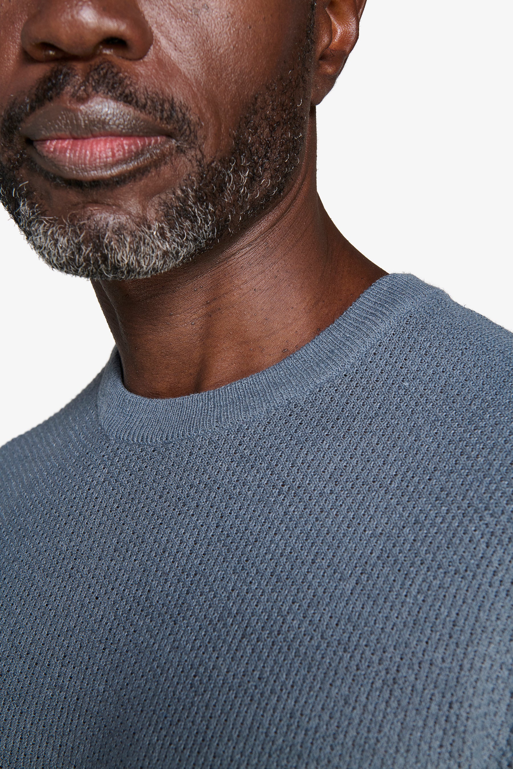 Pullover aus verstärkter Leinen-Mischung in Avion Blau.