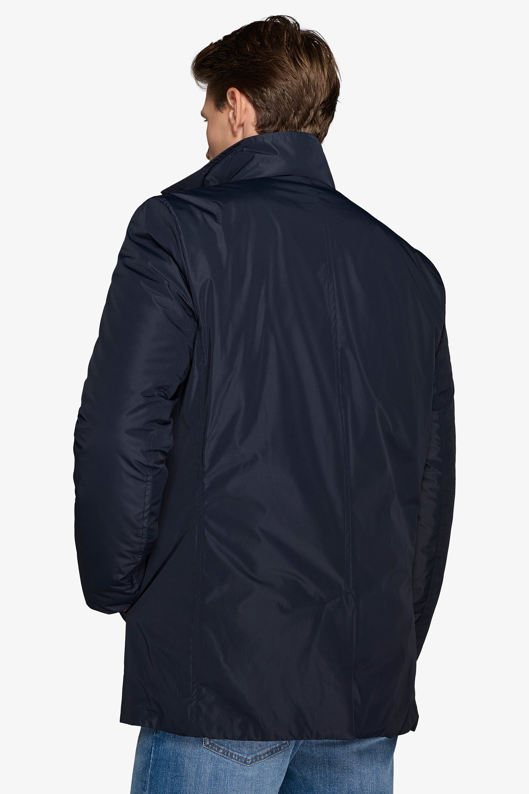 Trench con pettorina blu-Dan John