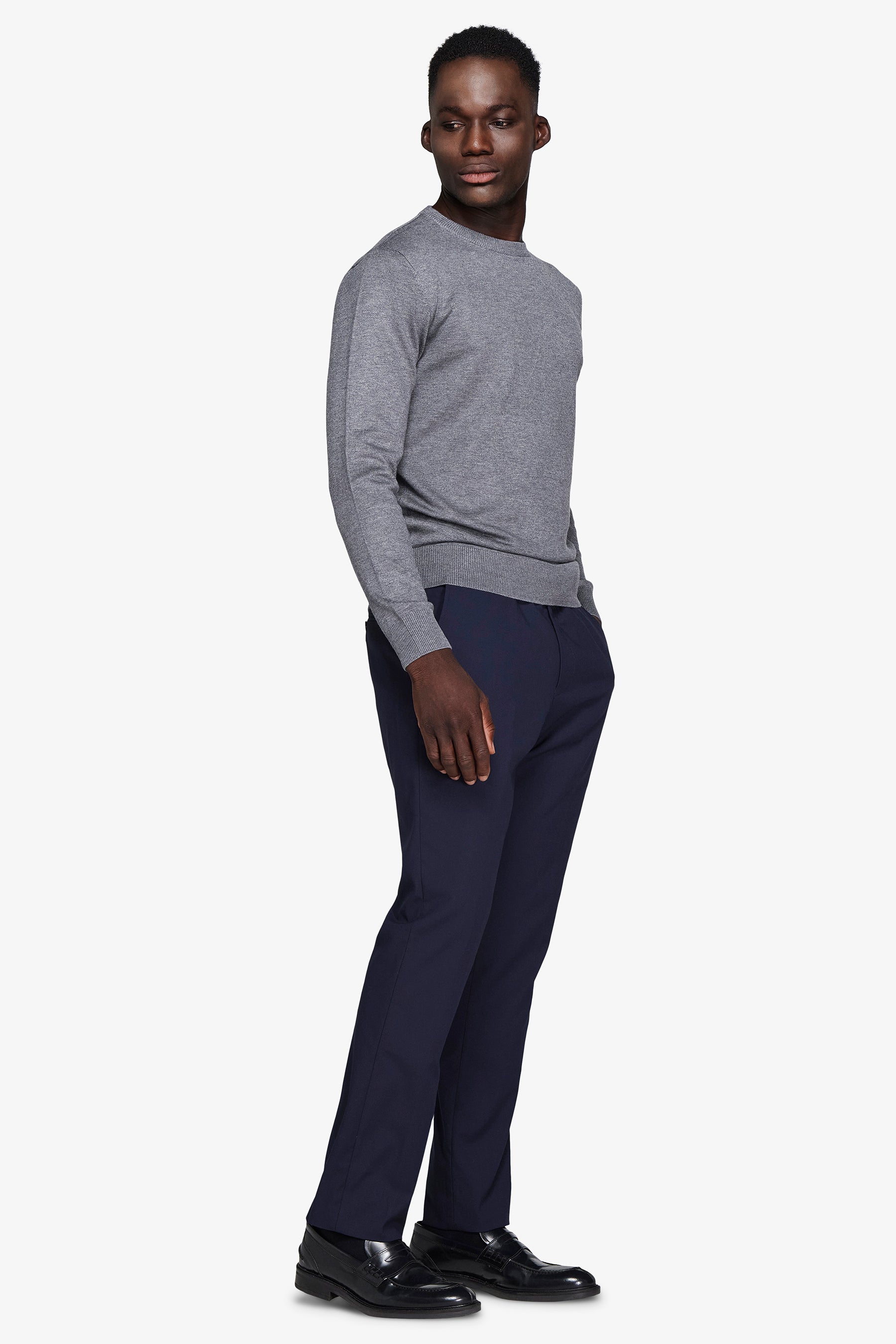 Gray basic crewneck jumper