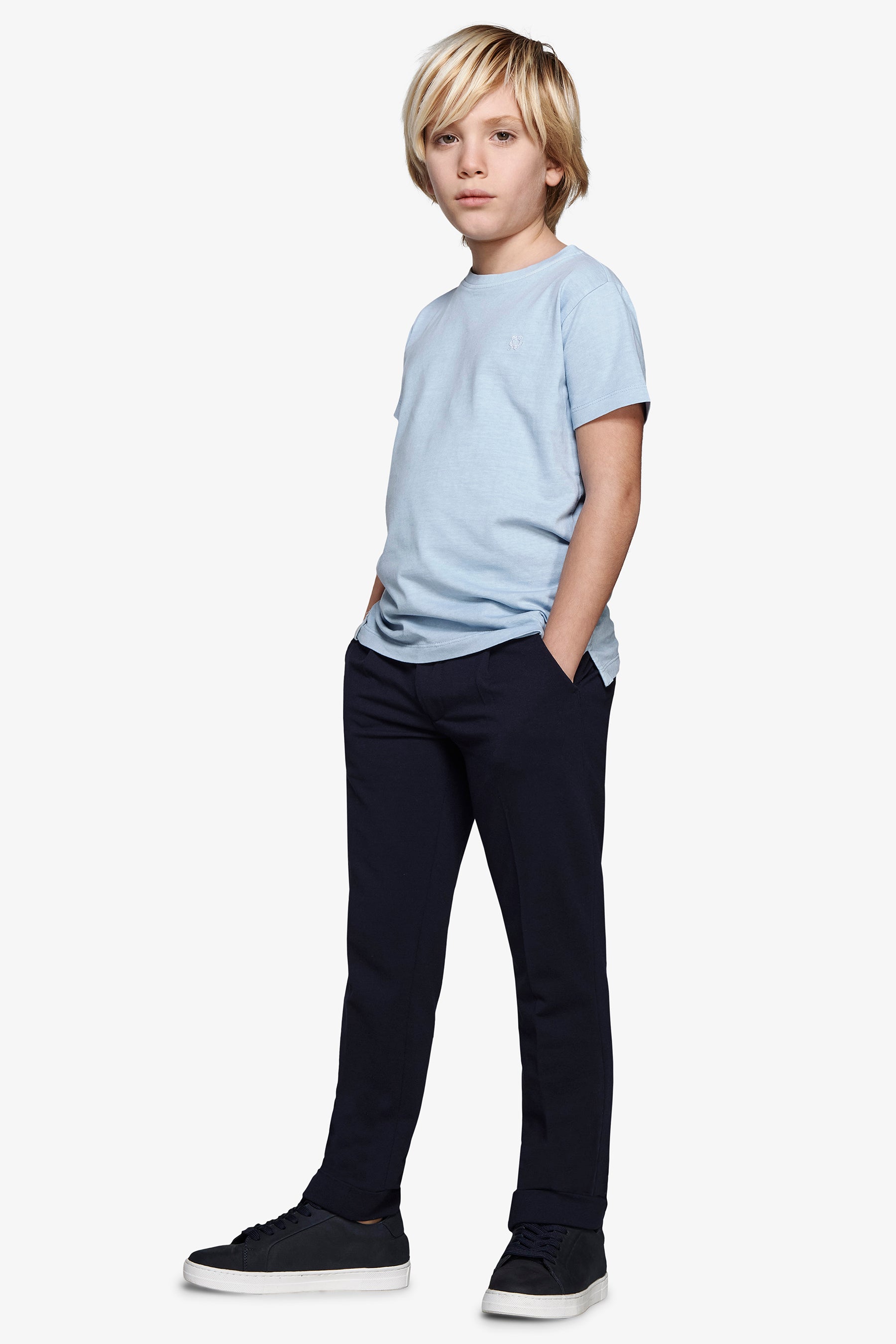 Camiseta básica con bordado azul claro Kids