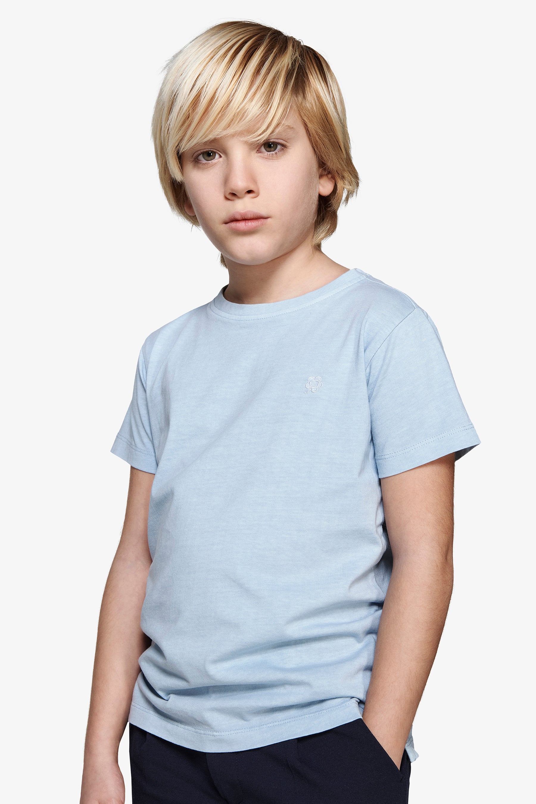 Camiseta básica con bordado azul claro Kids