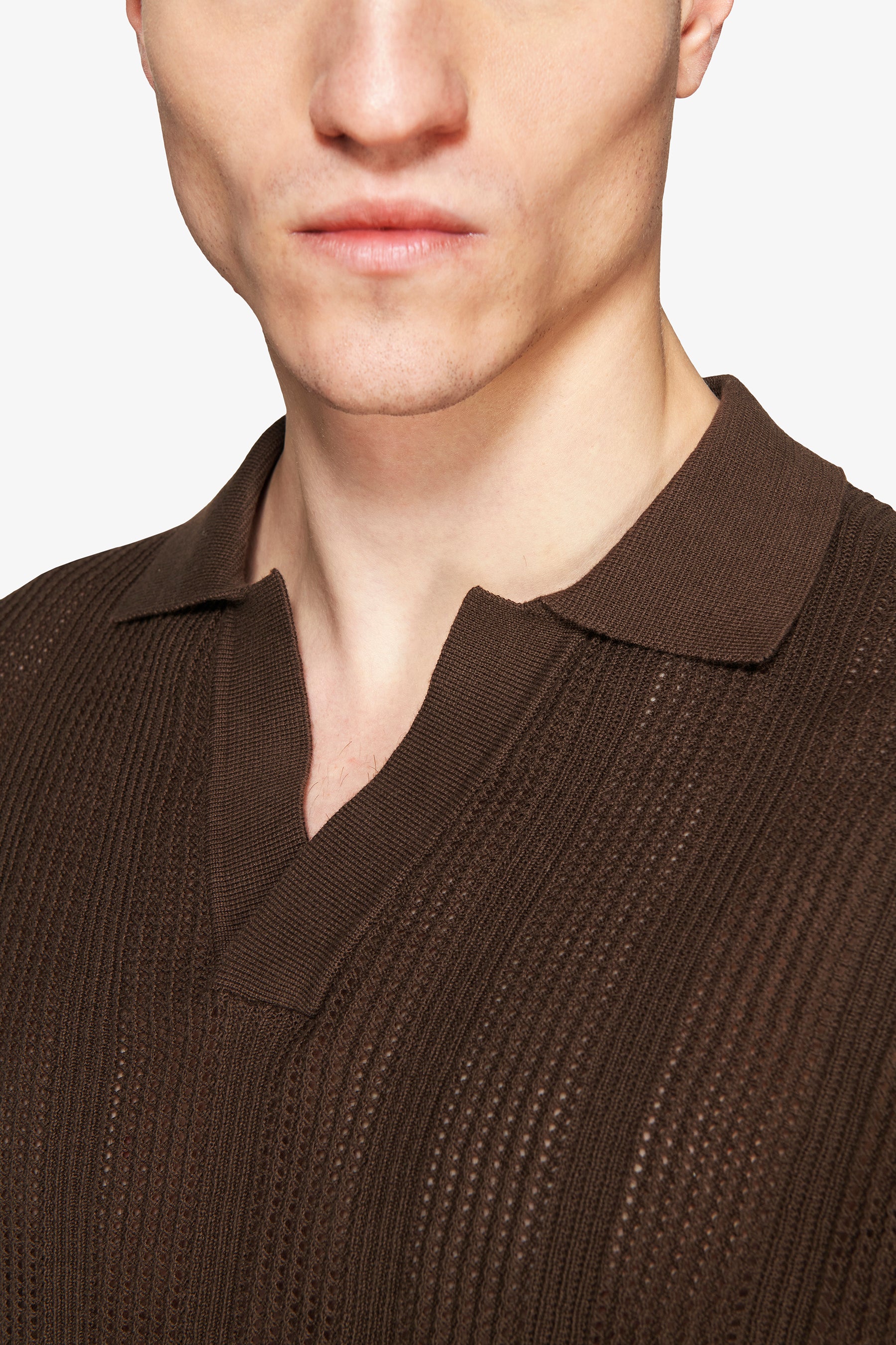 Polo de punto jersey texturizado marrón oscuro 