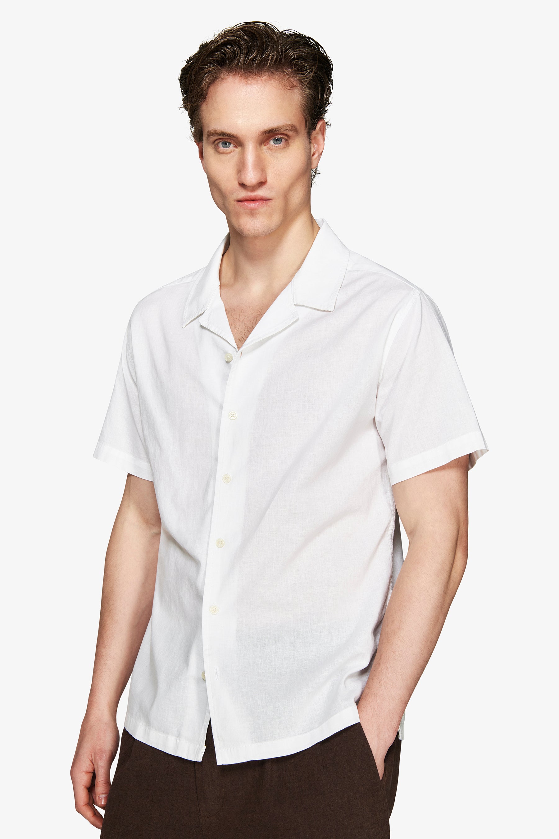 Camisa hawaiana mezcla de lino blanca "Volume"