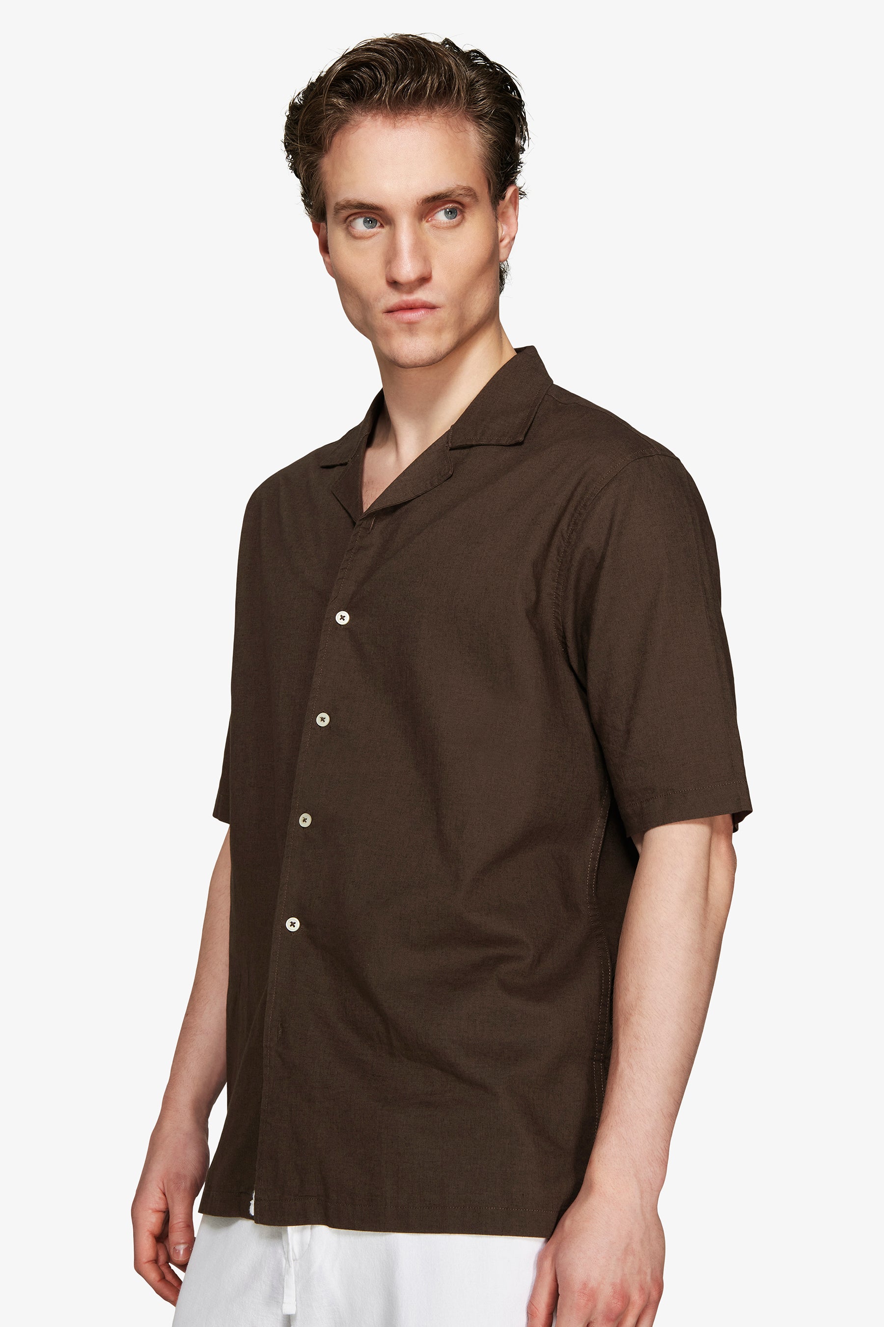 Camisa hawaiana mezcla de lino marrón oscuro 
