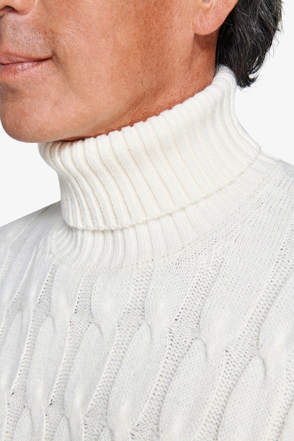 Maglia dolcevita treccia panna