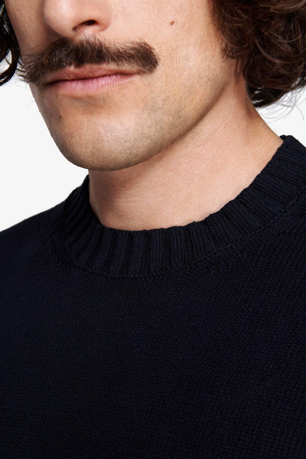 Maglia girocollo blu "Volume"