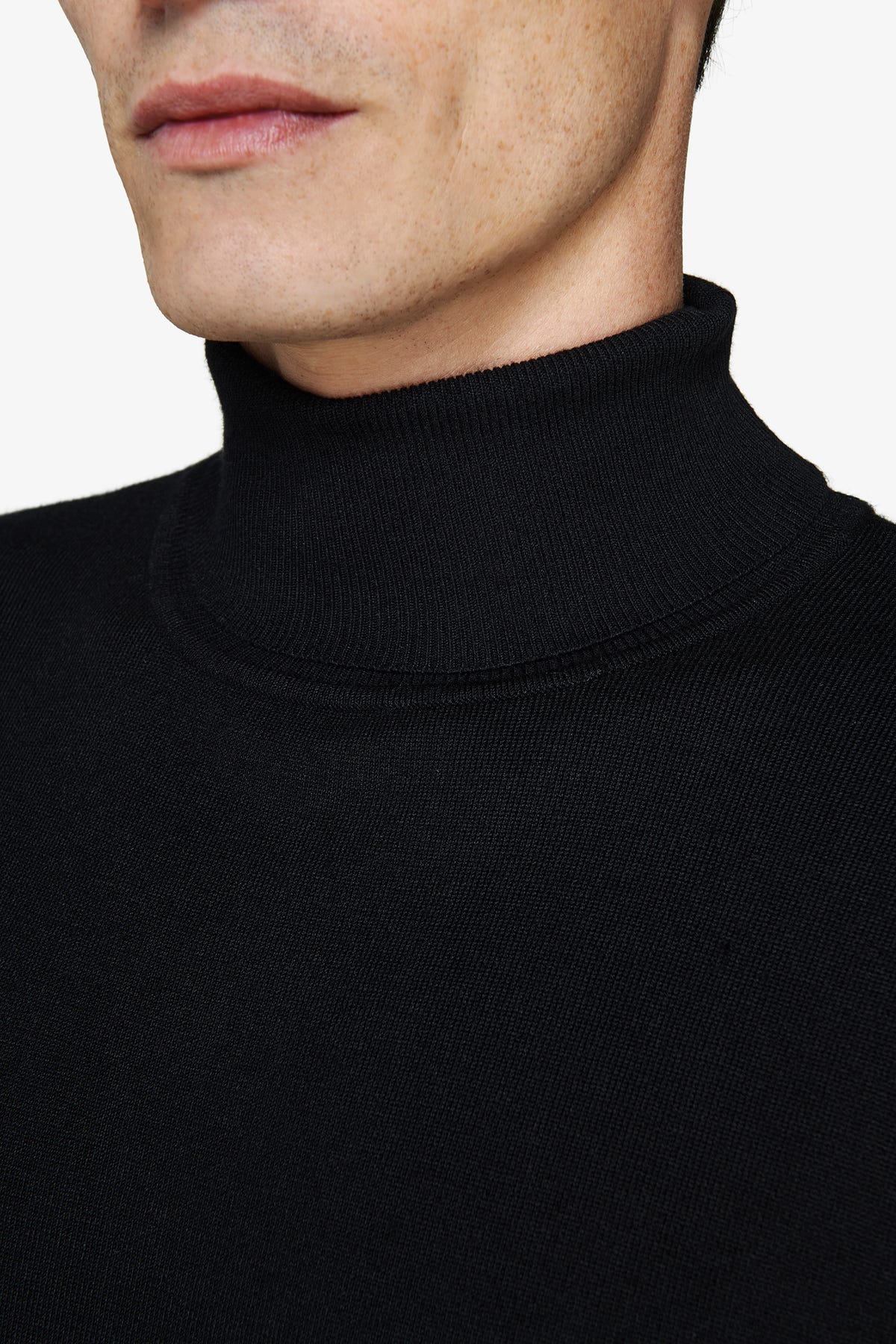 Black basic turtleneck